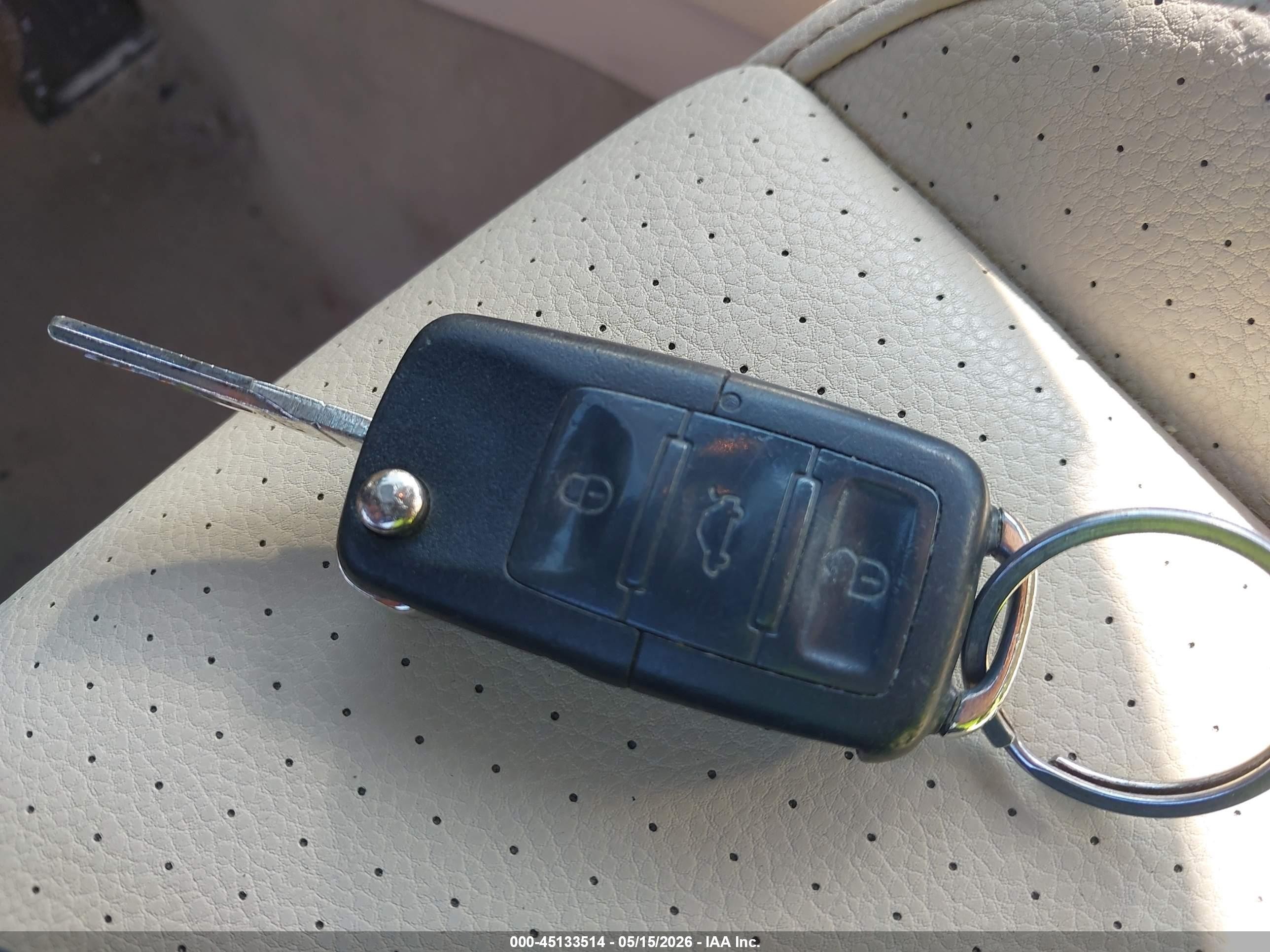 2009 Volkswagen Eos Komfort Blue vin: WVWBA71F39V019997