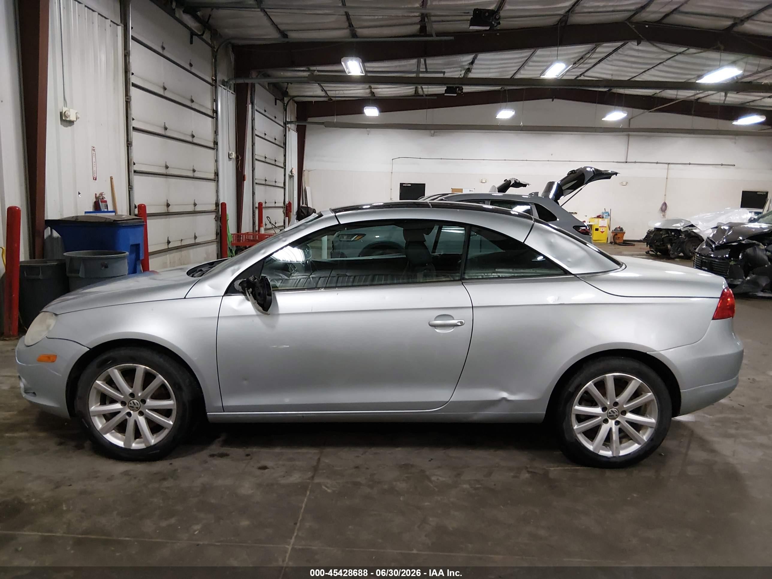 2008 Volkswagen Eos Komfort Silver vin: WVWBA71F48V003483