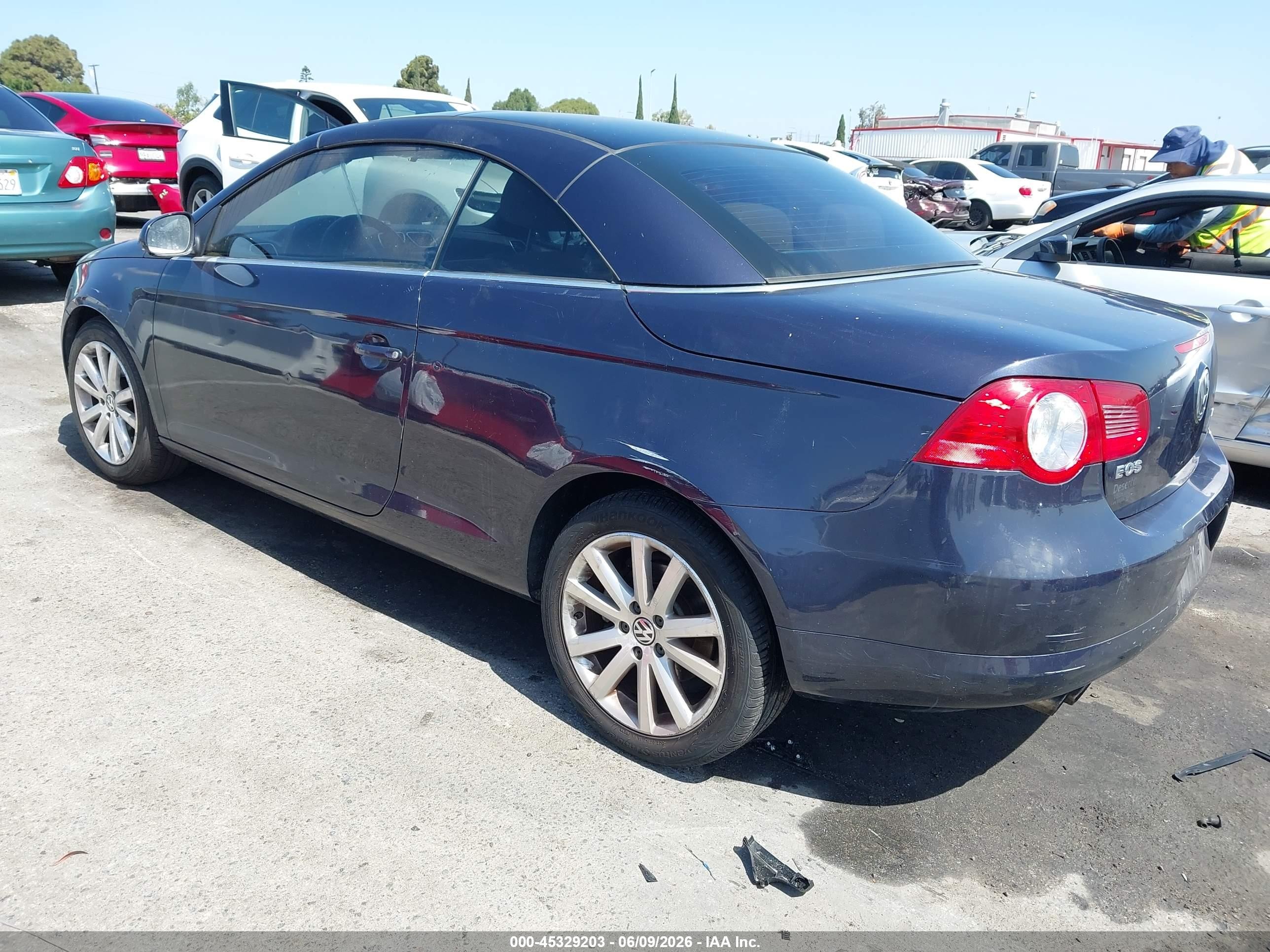2008 Volkswagen Eos Komfort Dark Blue vin: WVWBA71F58V046102