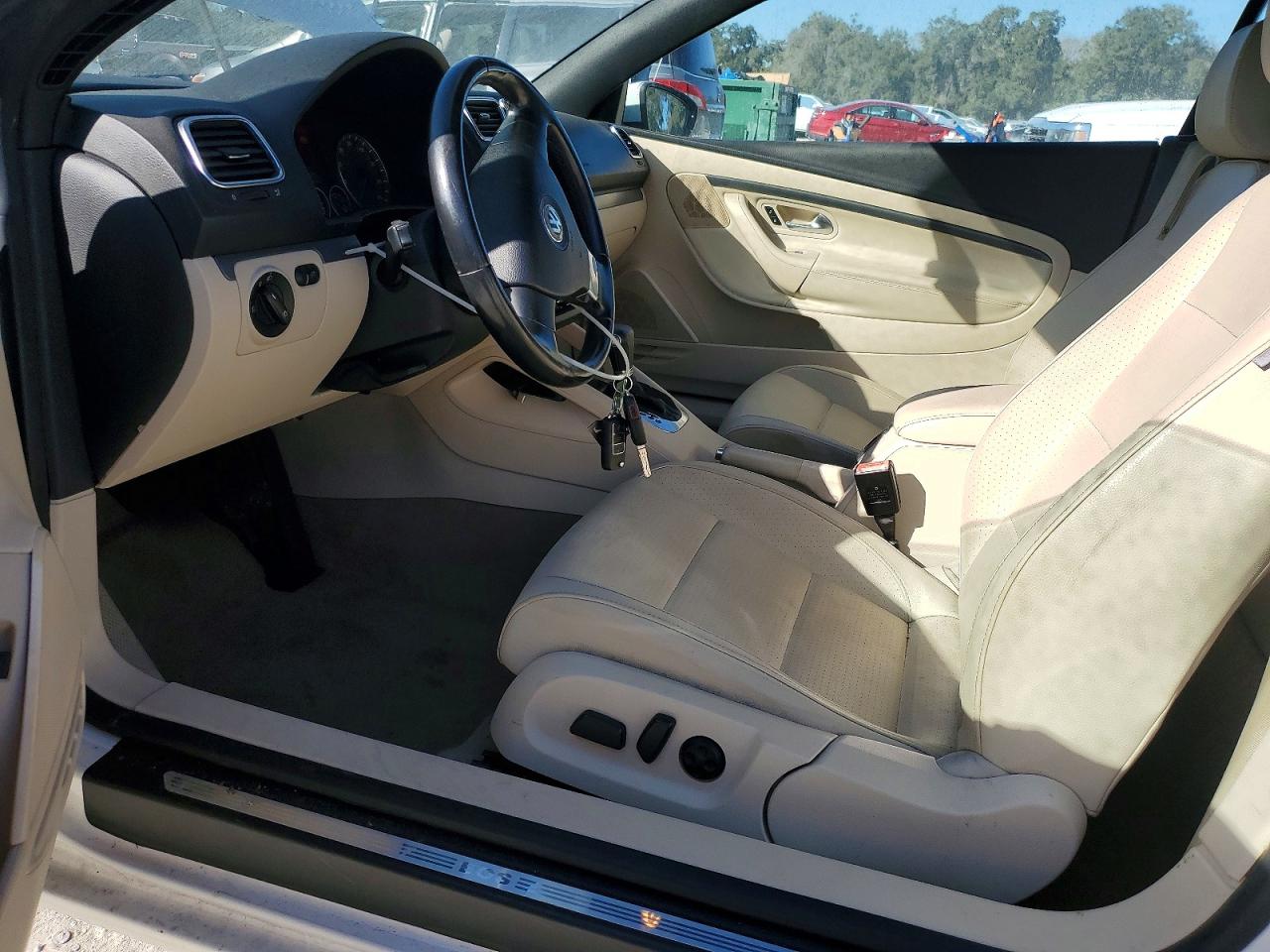 2009 Volkswagen Eos Turbo White vin: WVWBA71F59V008645