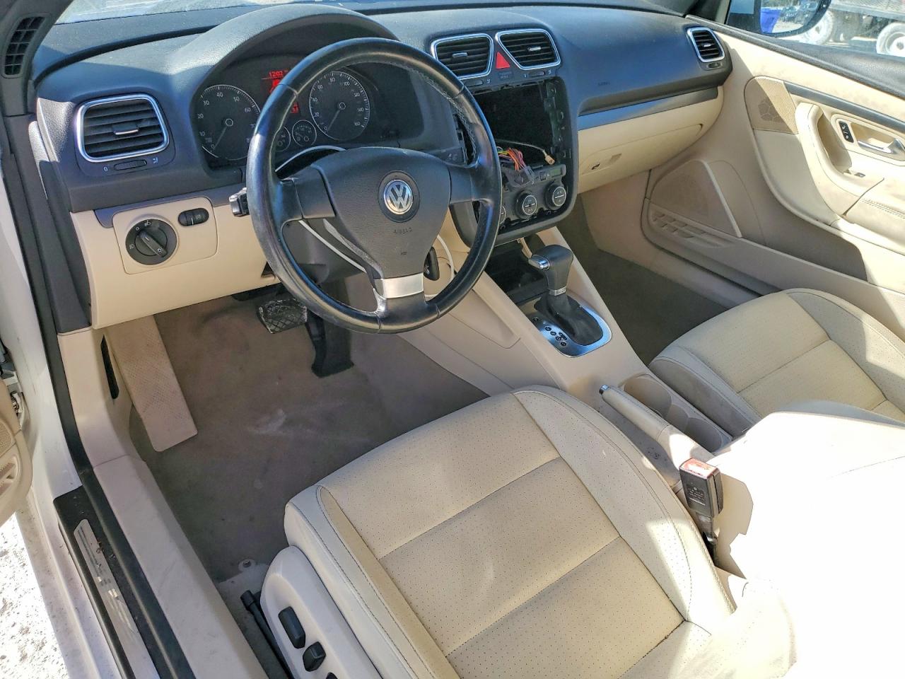 2009 Volkswagen Eos Turbo White vin: WVWBA71F59V008645