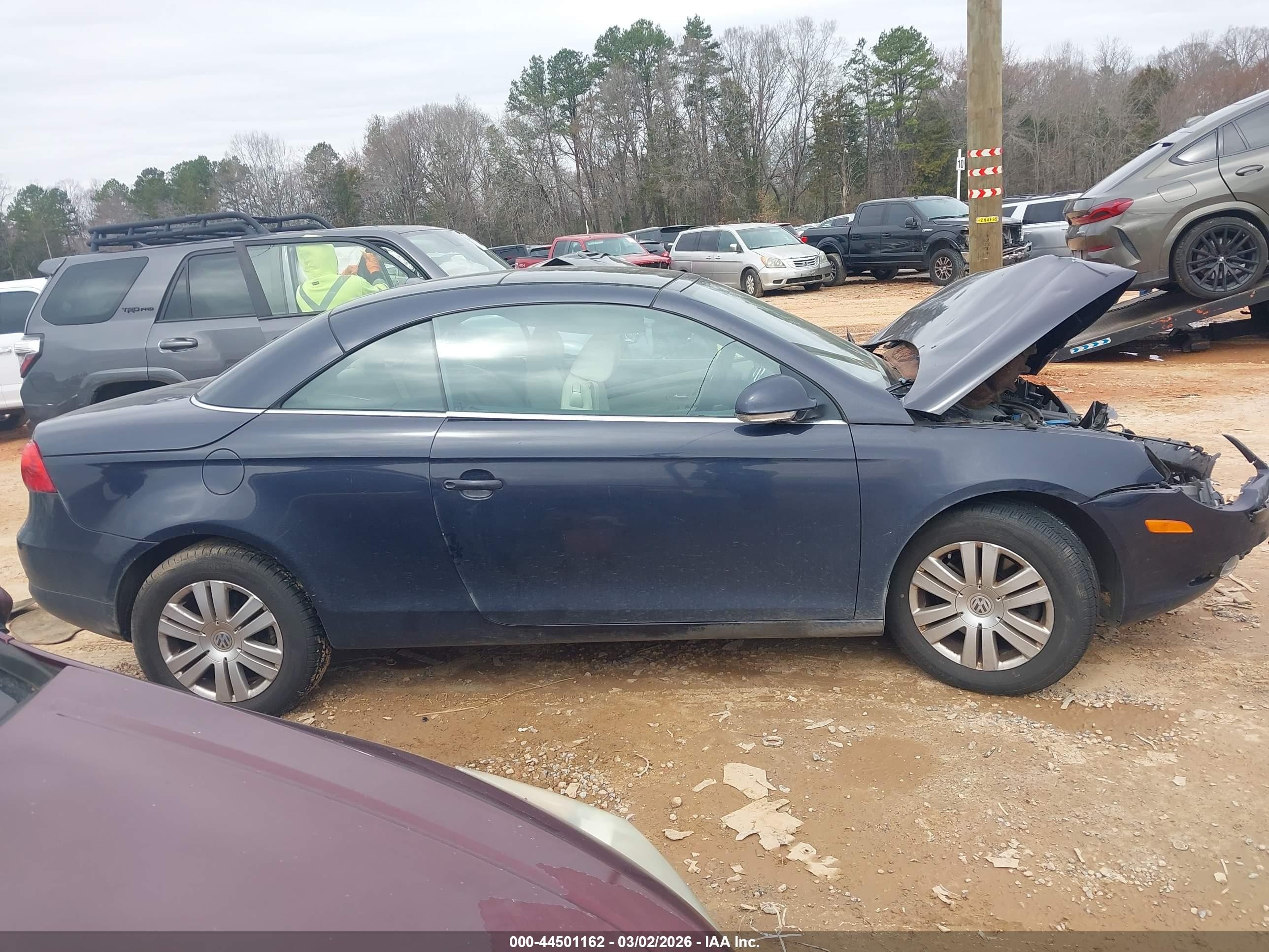 2008 Volkswagen Eos Komfort/turbo Black vin: WVWBA71F78V055917