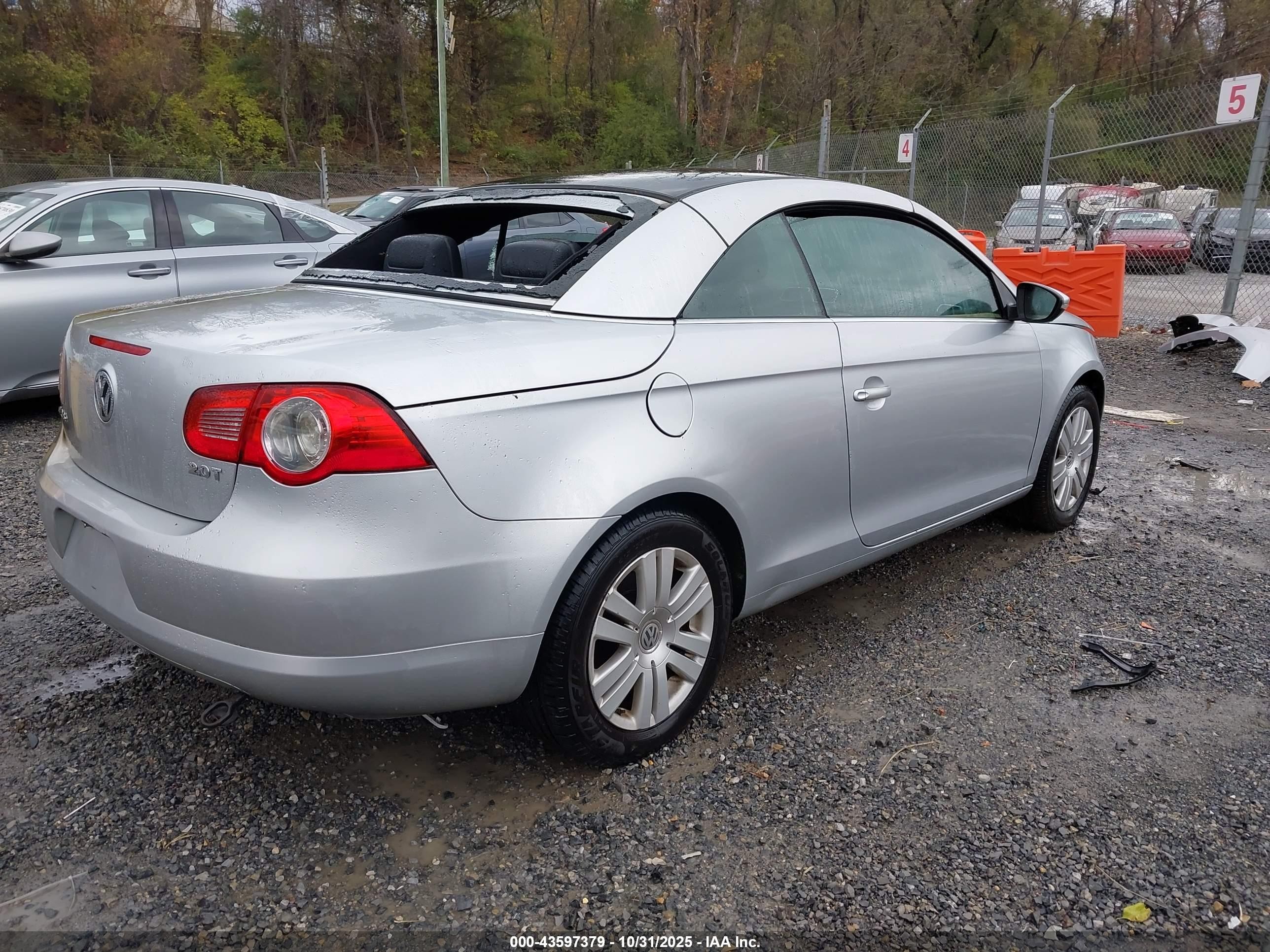 2009 Volkswagen Eos Komfort Silver vin: WVWBA71F79V003947