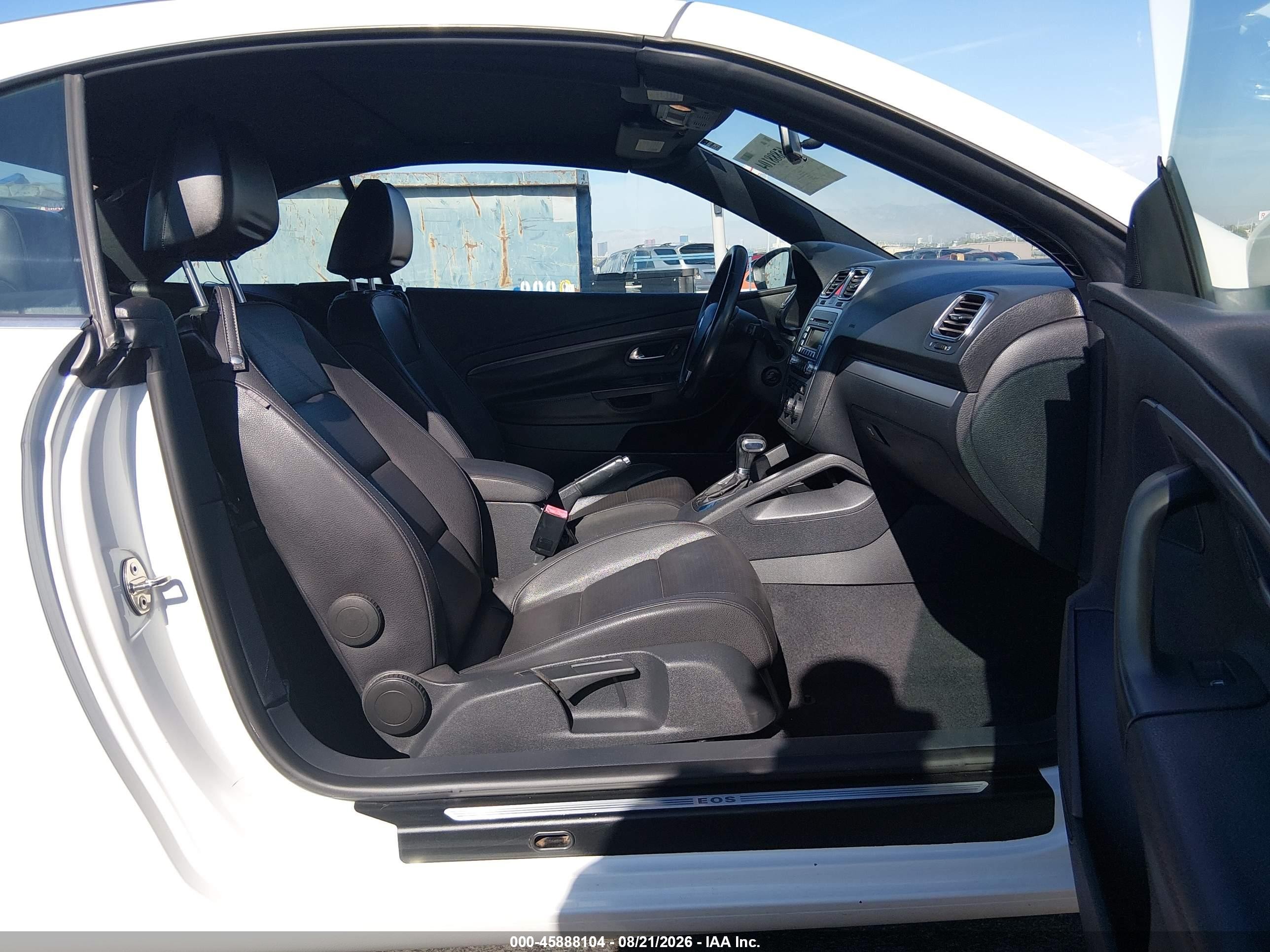 2009 Volkswagen Eos Komfort White vin: WVWBA71F79V021249