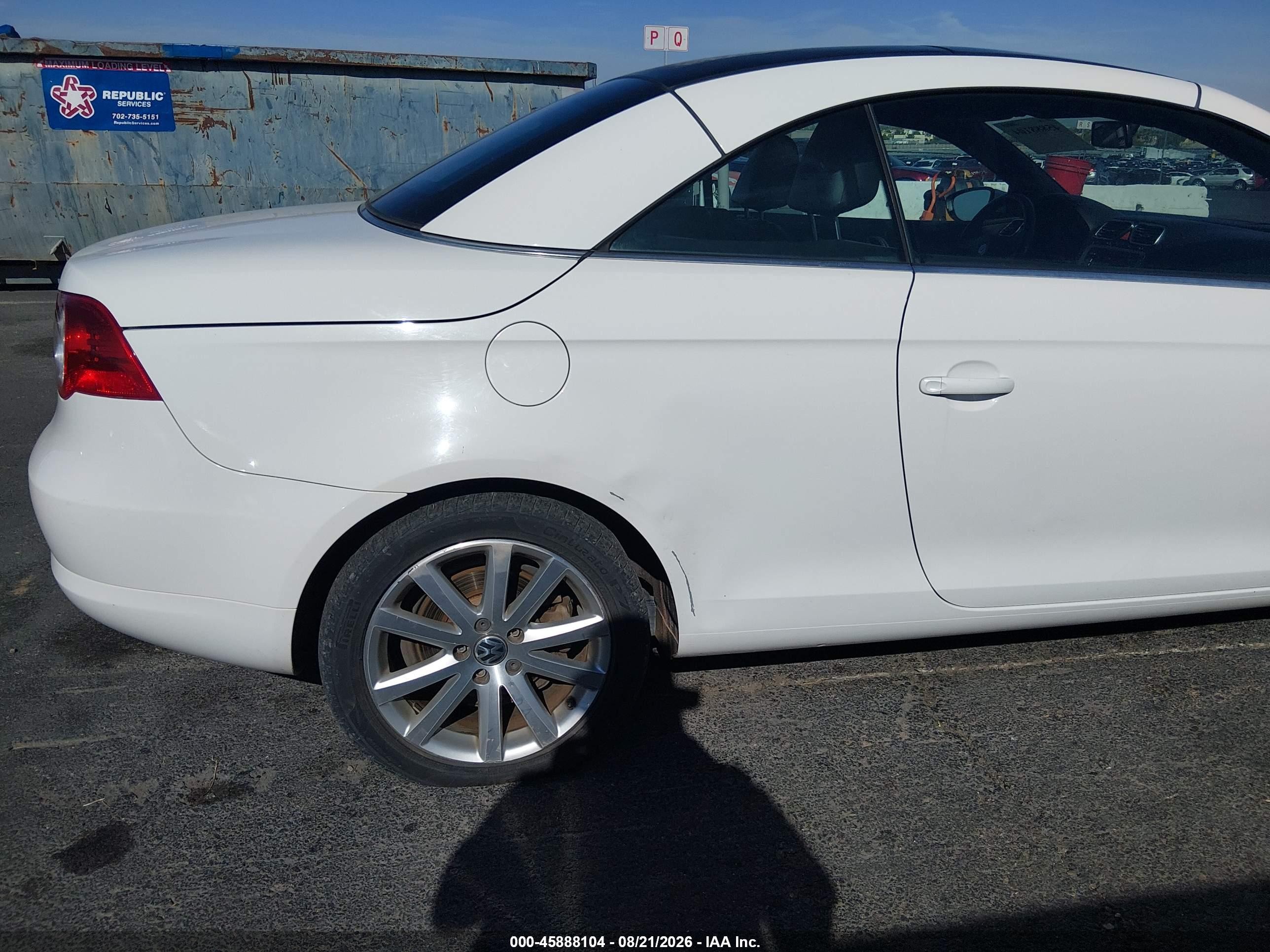 2009 Volkswagen Eos Komfort White vin: WVWBA71F79V021249