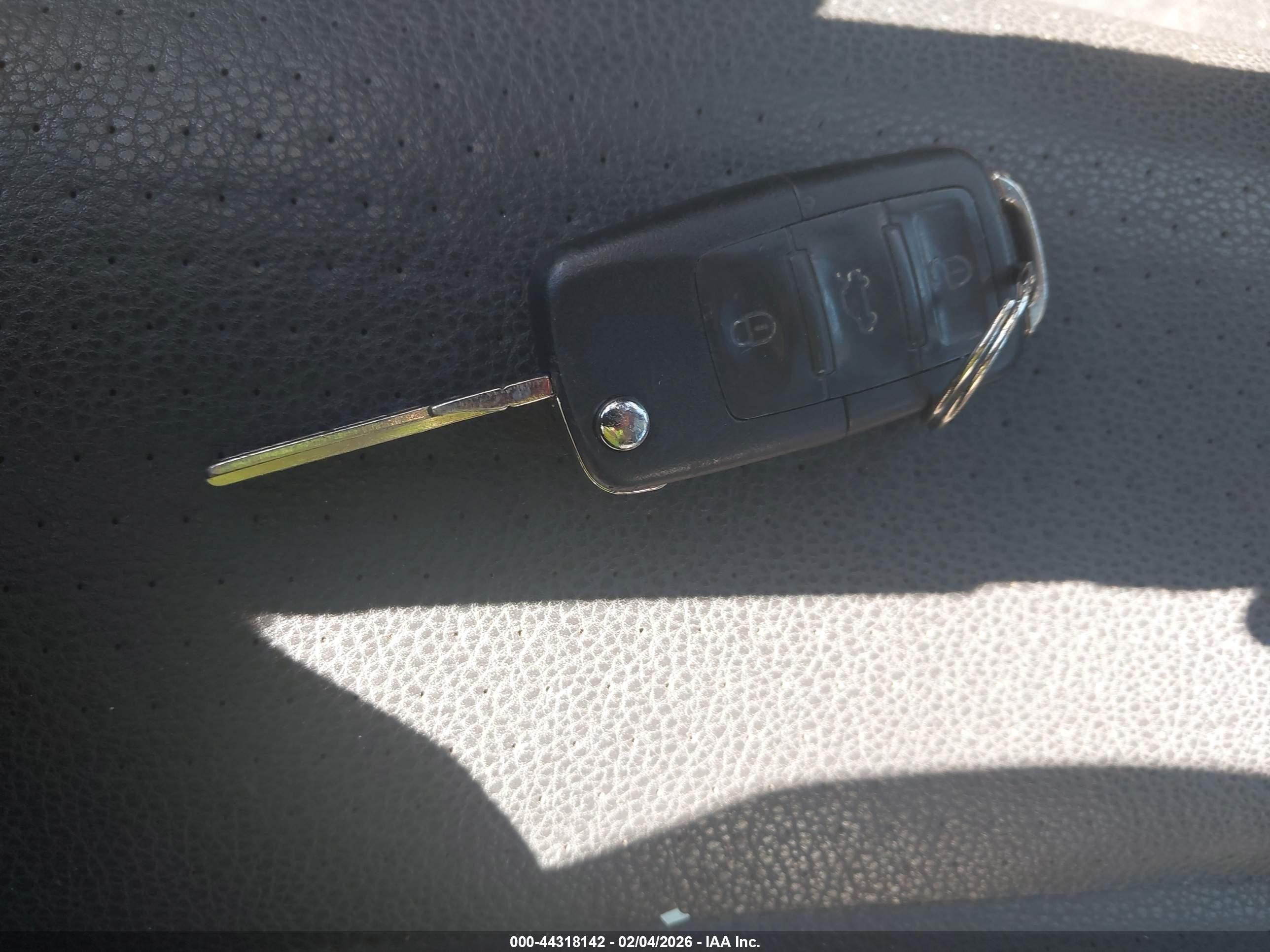 2009 Volkswagen Eos Komfort Черный vin: WVWBA71F89V013354
