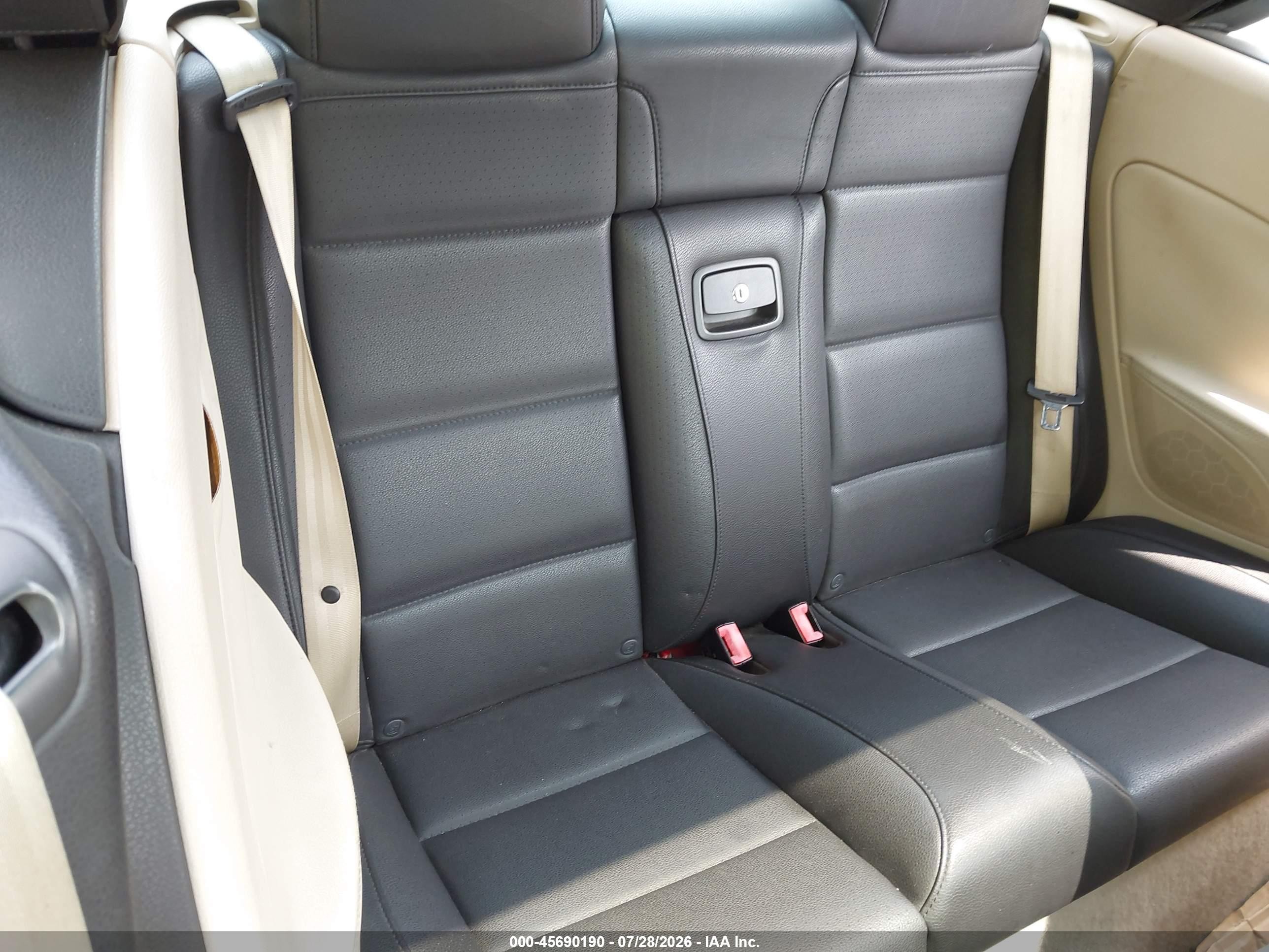 2009 Volkswagen Eos Komfort Red vin: WVWBA71F99V014240
