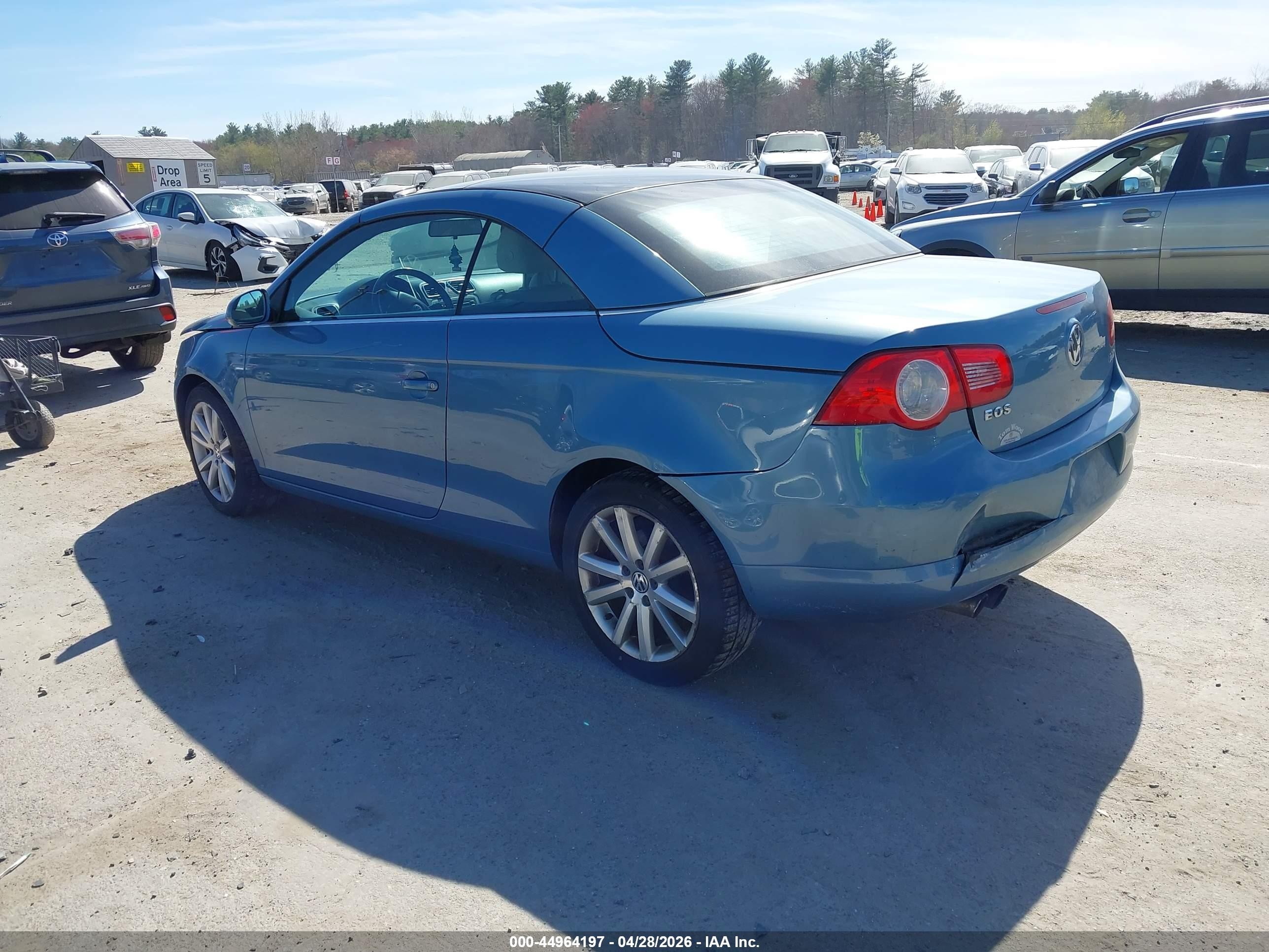 2008 Volkswagen Eos Komfort Blue vin: WVWBA71FX8V049481