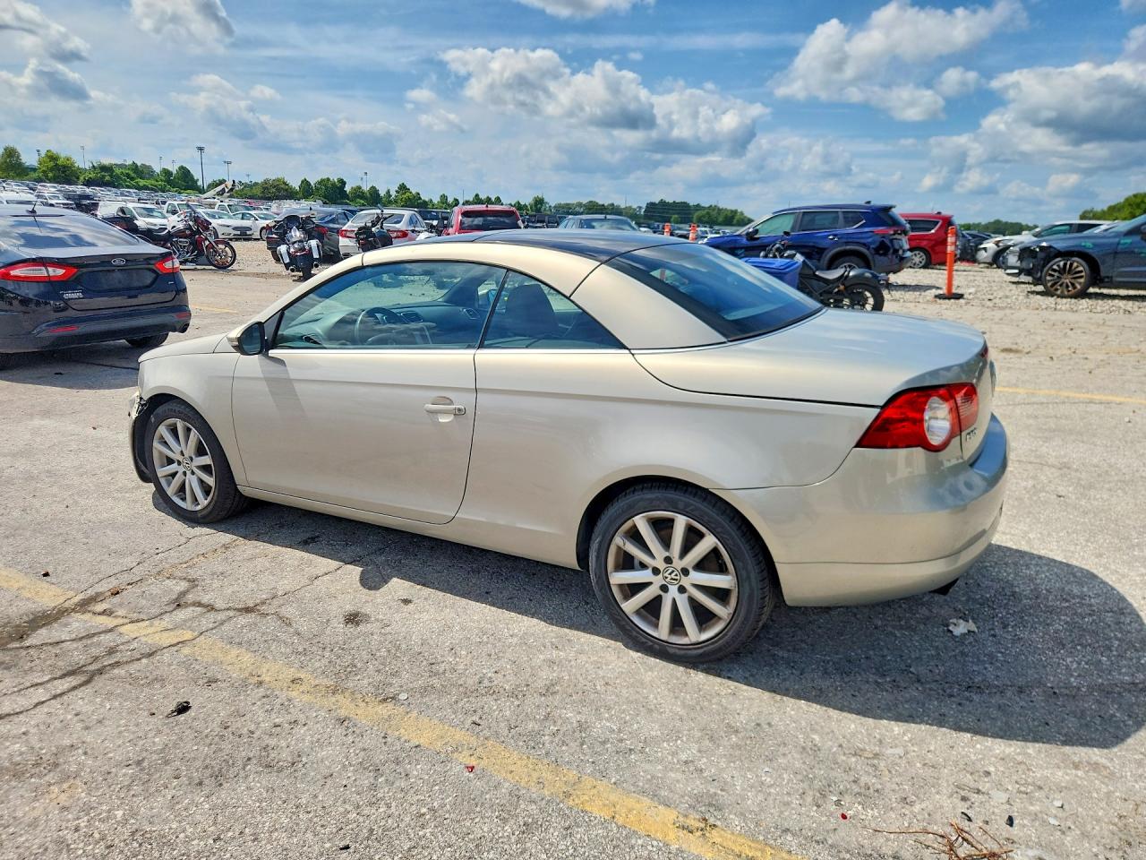2009 Volkswagen Eos Turbo Silver vin: WVWBA71FX9V020371
