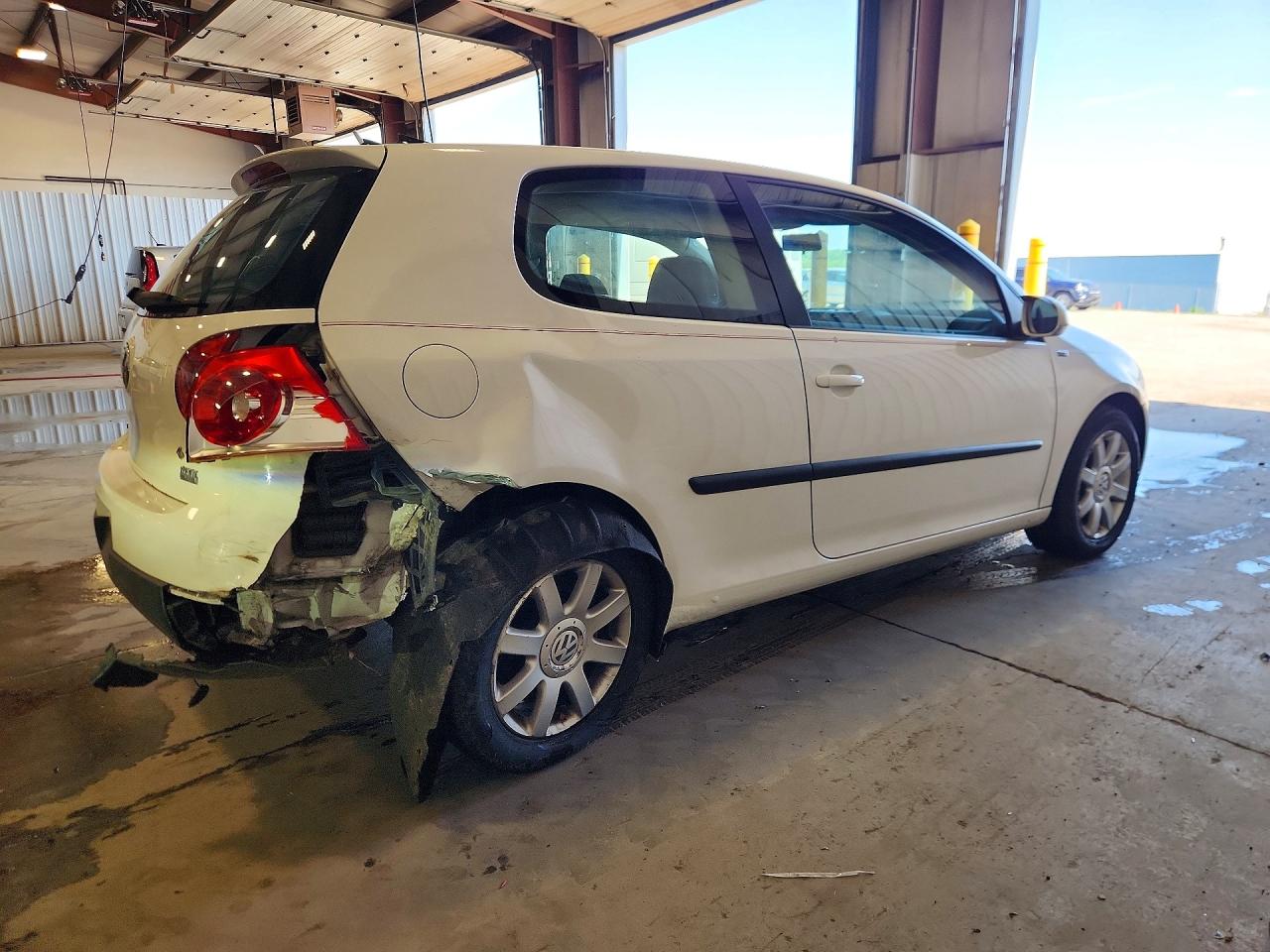 2009 Volkswagen Rabbit White vin: WVWBA71K09W030138