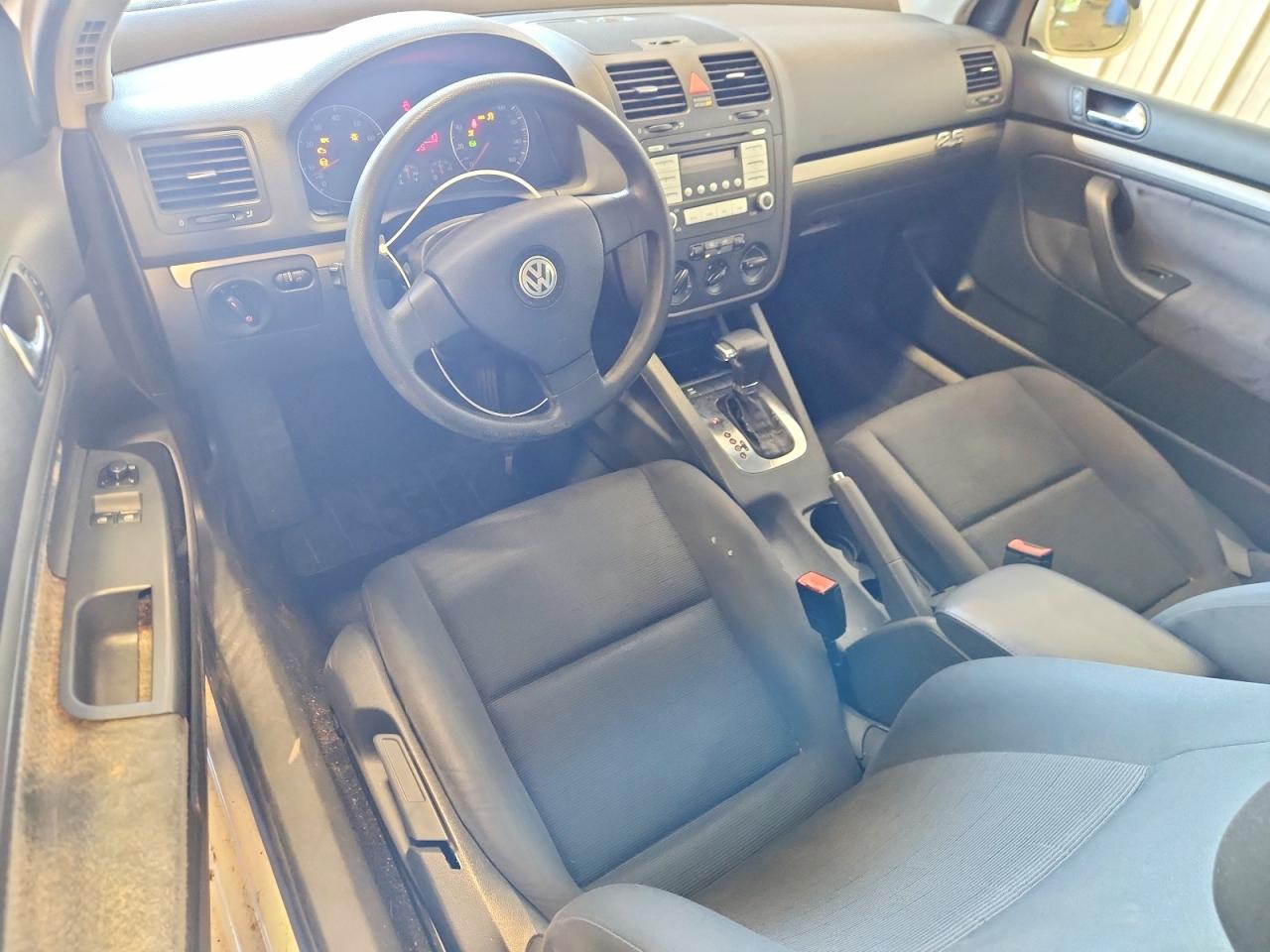 2009 Volkswagen Rabbit White vin: WVWBA71K09W030138