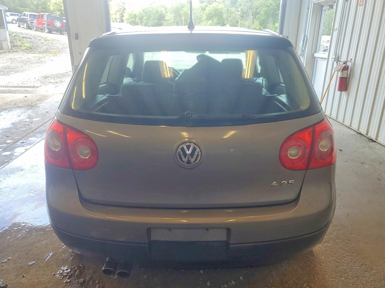 2009 Volkswagen Rabbit Gray vin: WVWBA71K09W121927