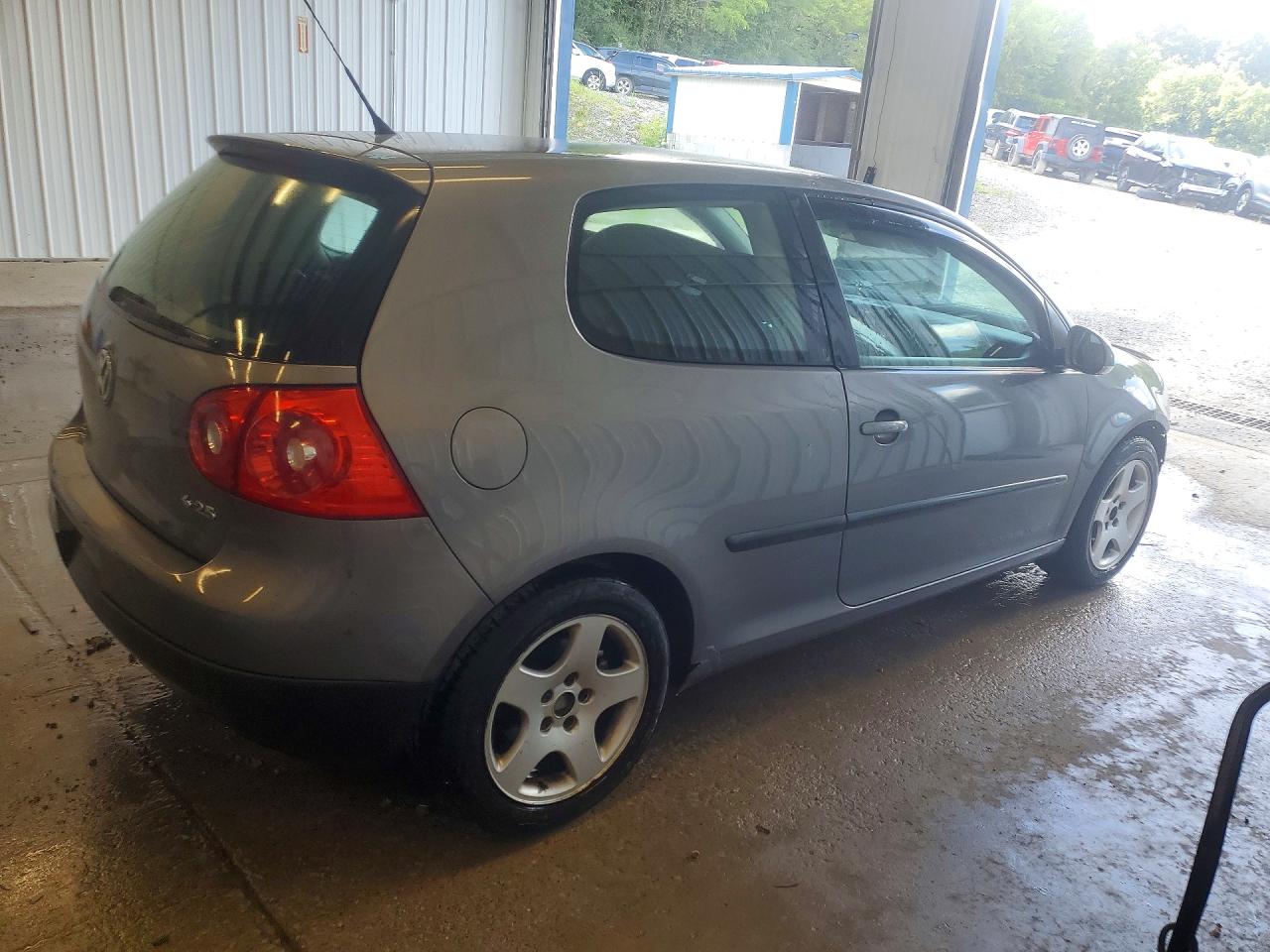 2009 Volkswagen Rabbit Gray vin: WVWBA71K09W121927