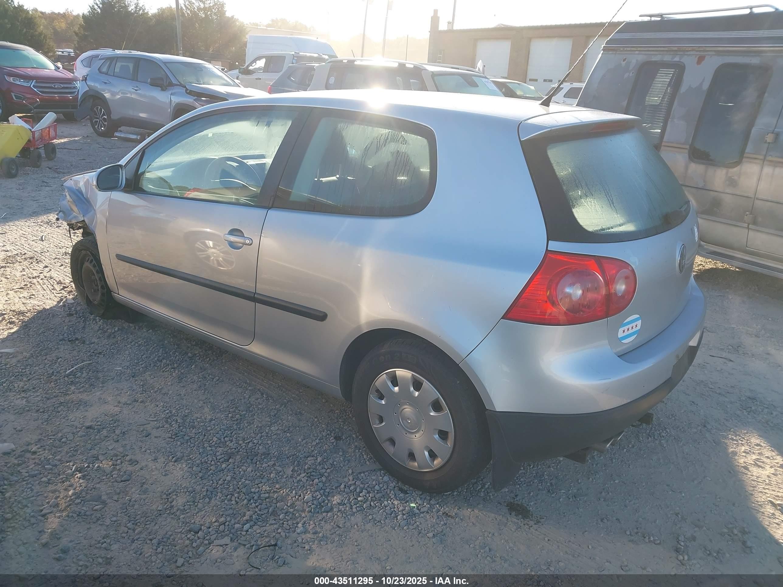2009 Volkswagen Rabbit S Silver vin: WVWBA71K19W050074