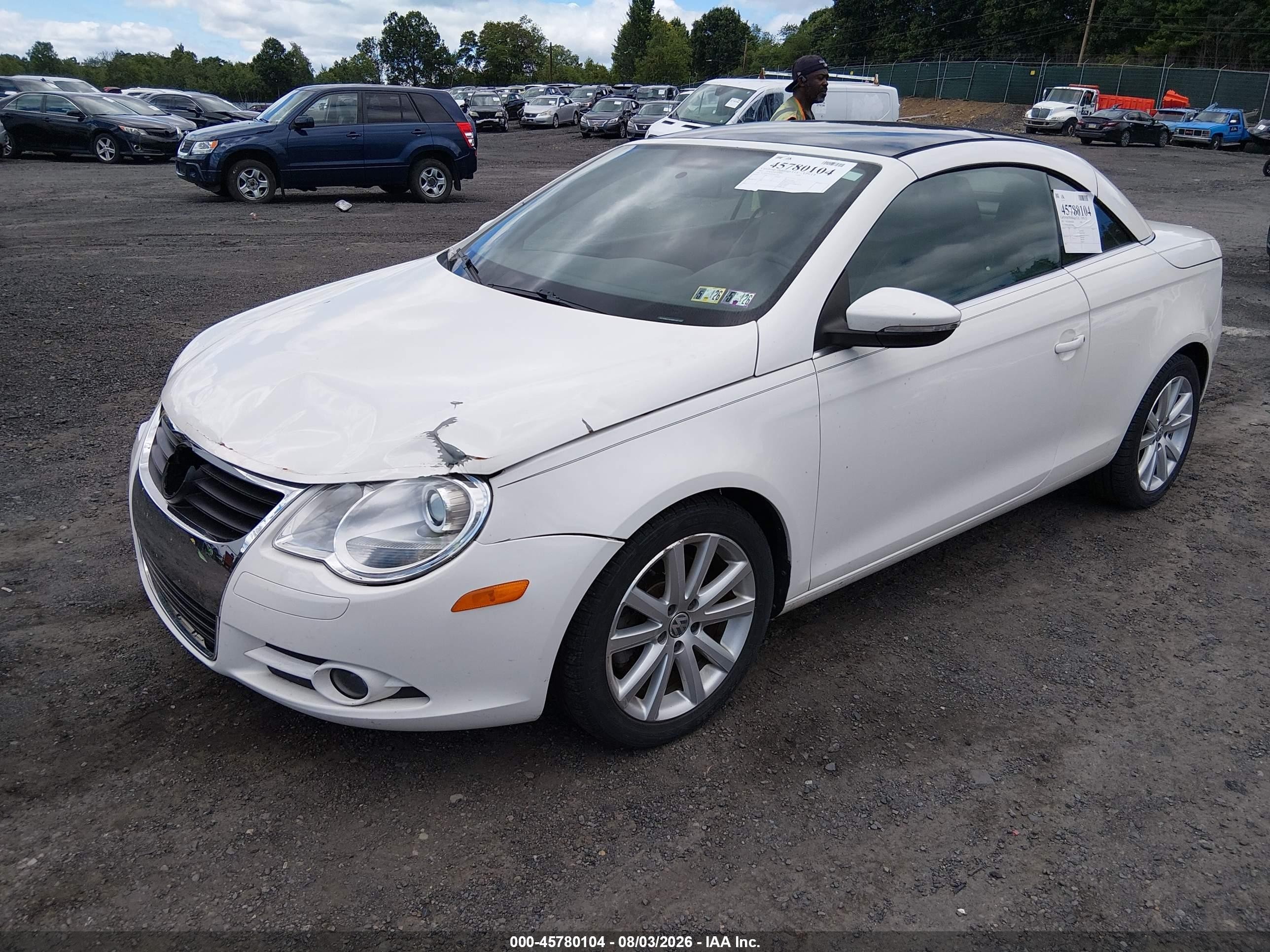 2011 Volkswagen Eos Komfort White vin: WVWBA7AH0BV001268