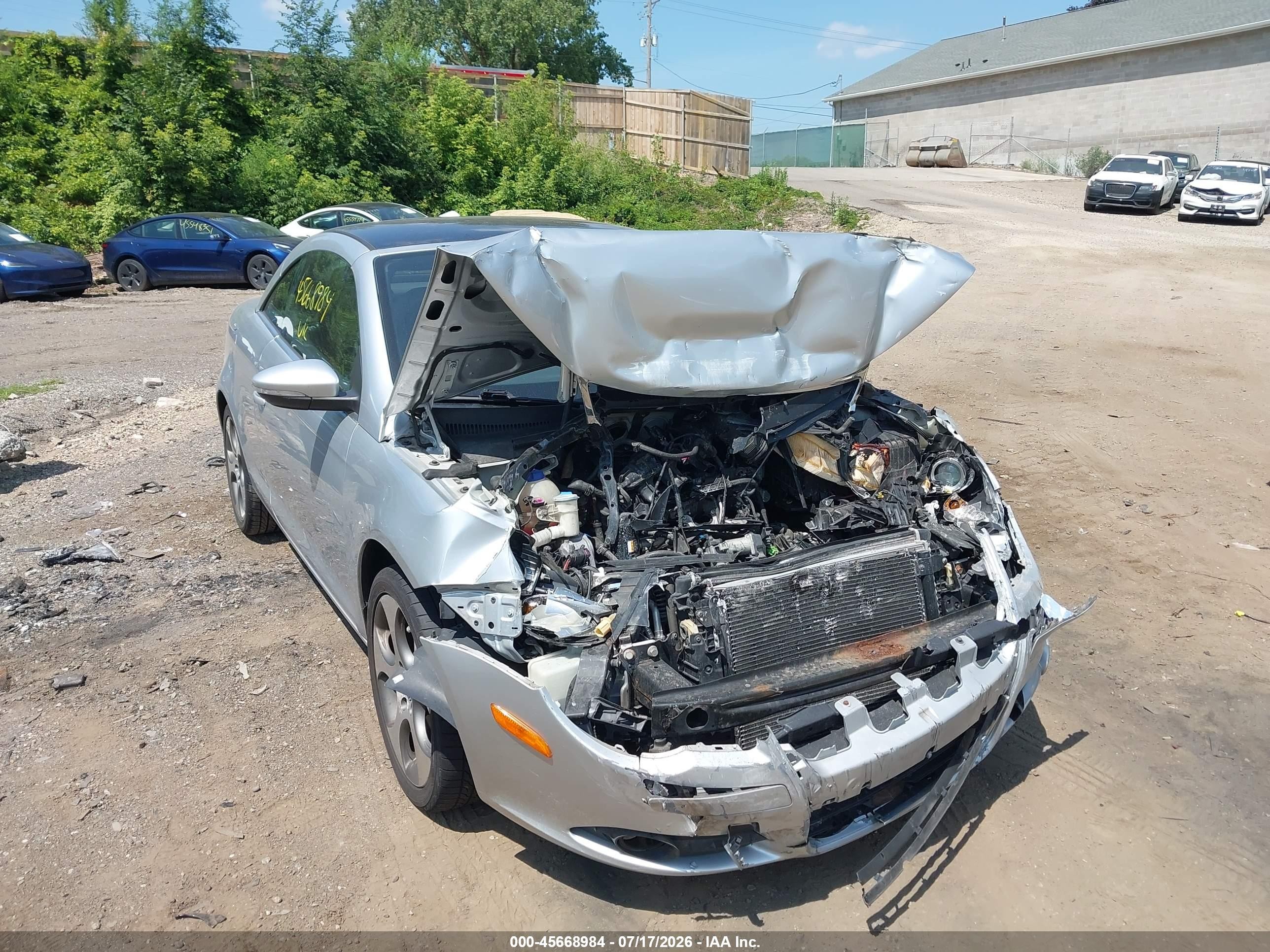2010 Volkswagen Eos Komfort Silver vin: WVWBA7AH1AV014187