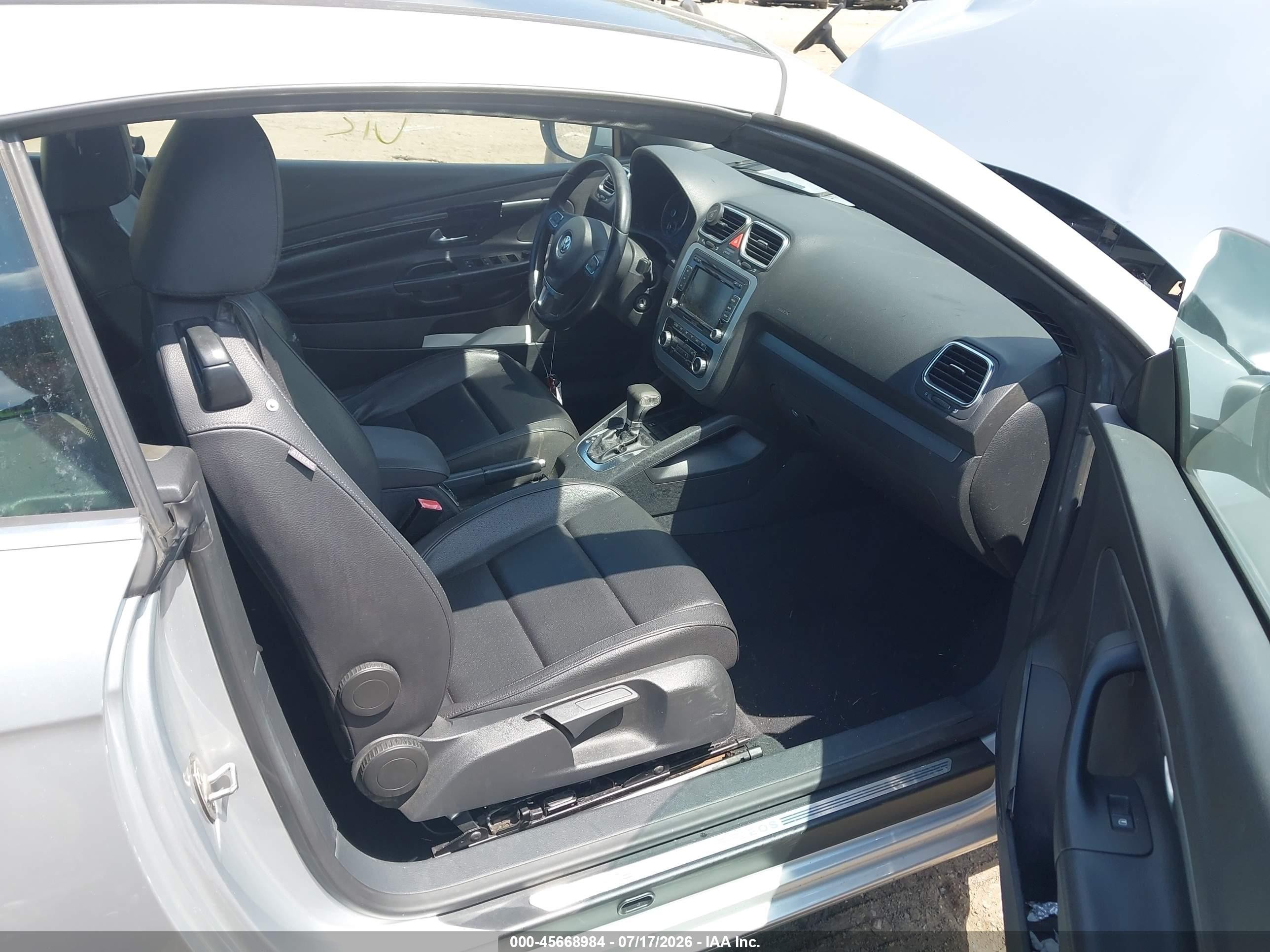 2010 Volkswagen Eos Komfort Silver vin: WVWBA7AH1AV014187