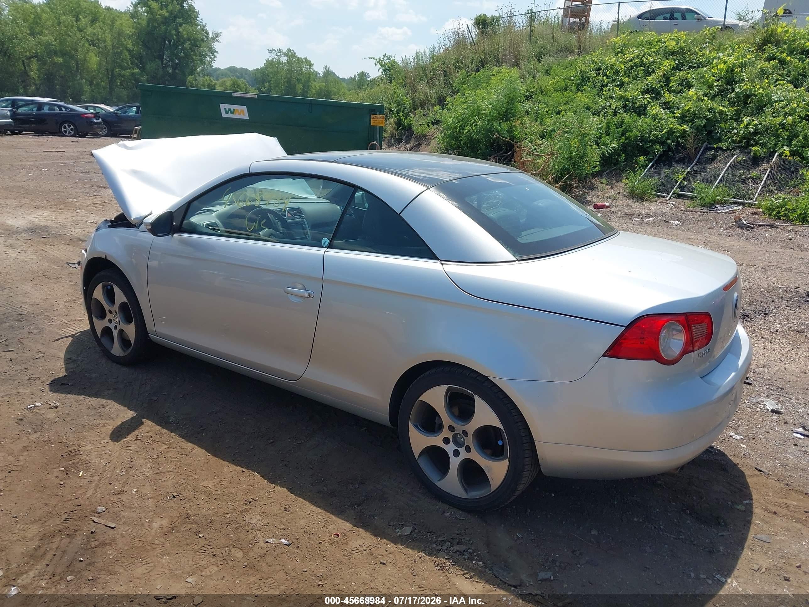 2010 Volkswagen Eos Komfort Silver vin: WVWBA7AH1AV014187