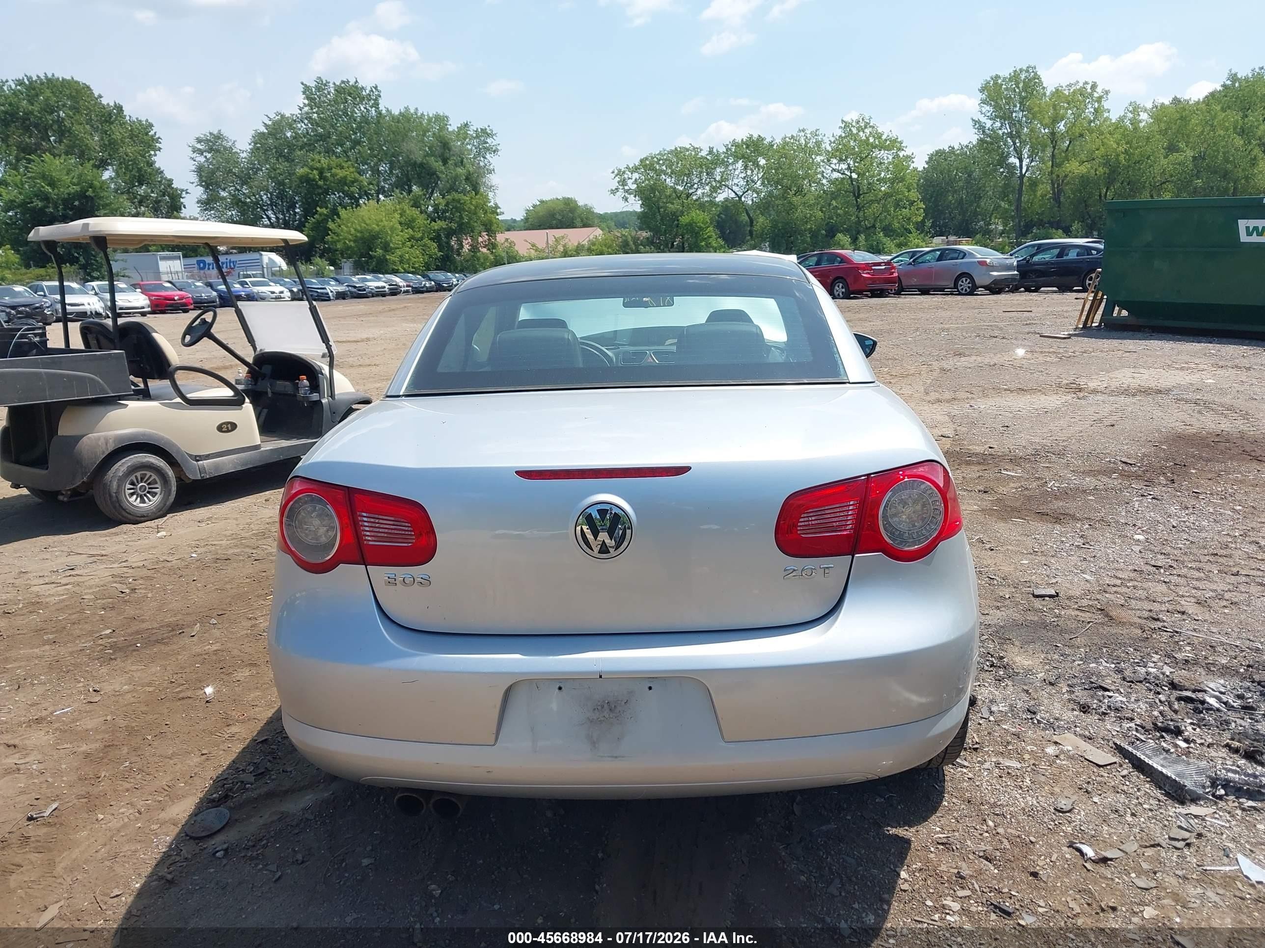 2010 Volkswagen Eos Komfort Silver vin: WVWBA7AH1AV014187