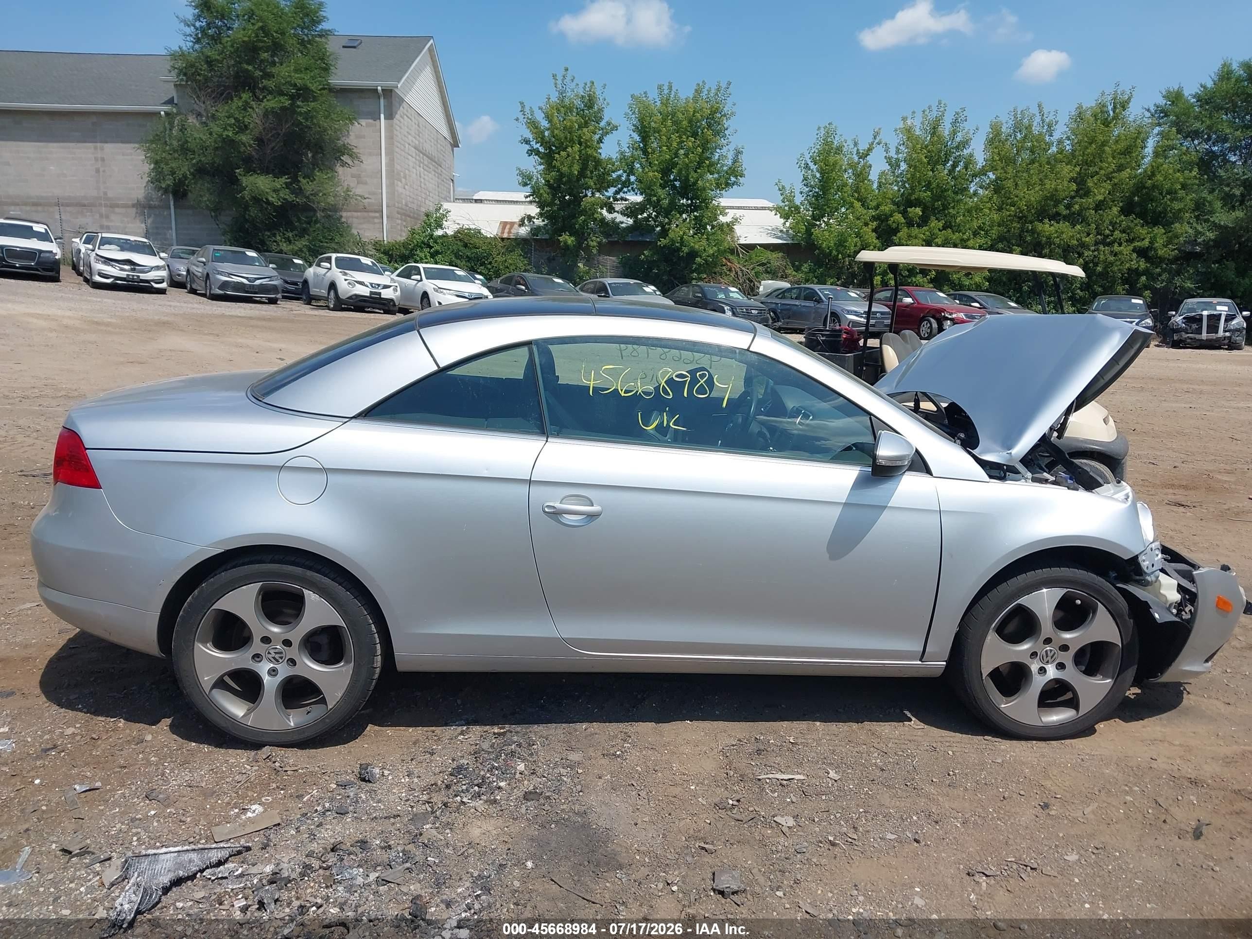 2010 Volkswagen Eos Komfort Silver vin: WVWBA7AH1AV014187