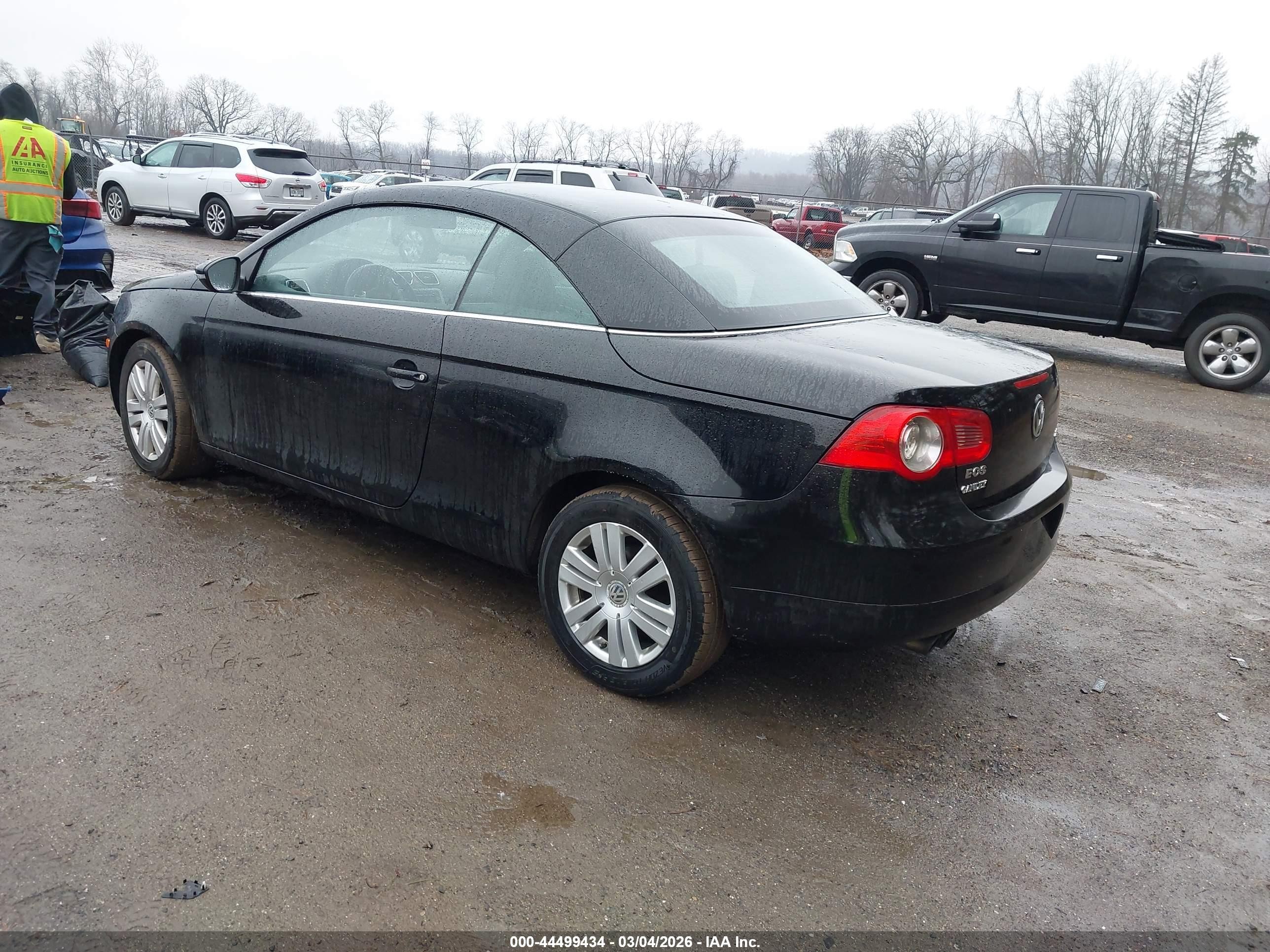 2010 Volkswagen Eos Komfort Black vin: WVWBA7AH2AV020631