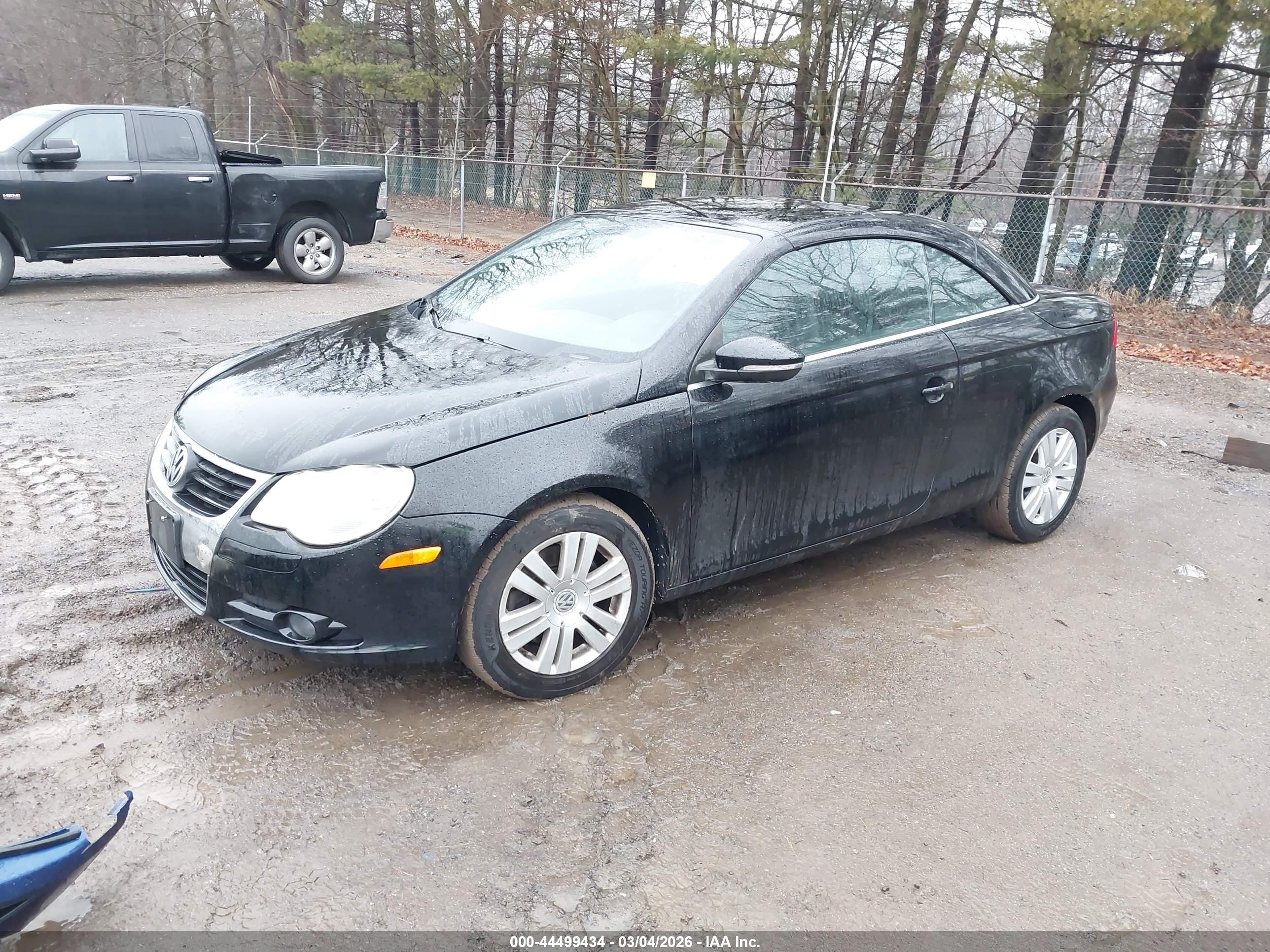 2010 Volkswagen Eos Komfort Black vin: WVWBA7AH2AV020631