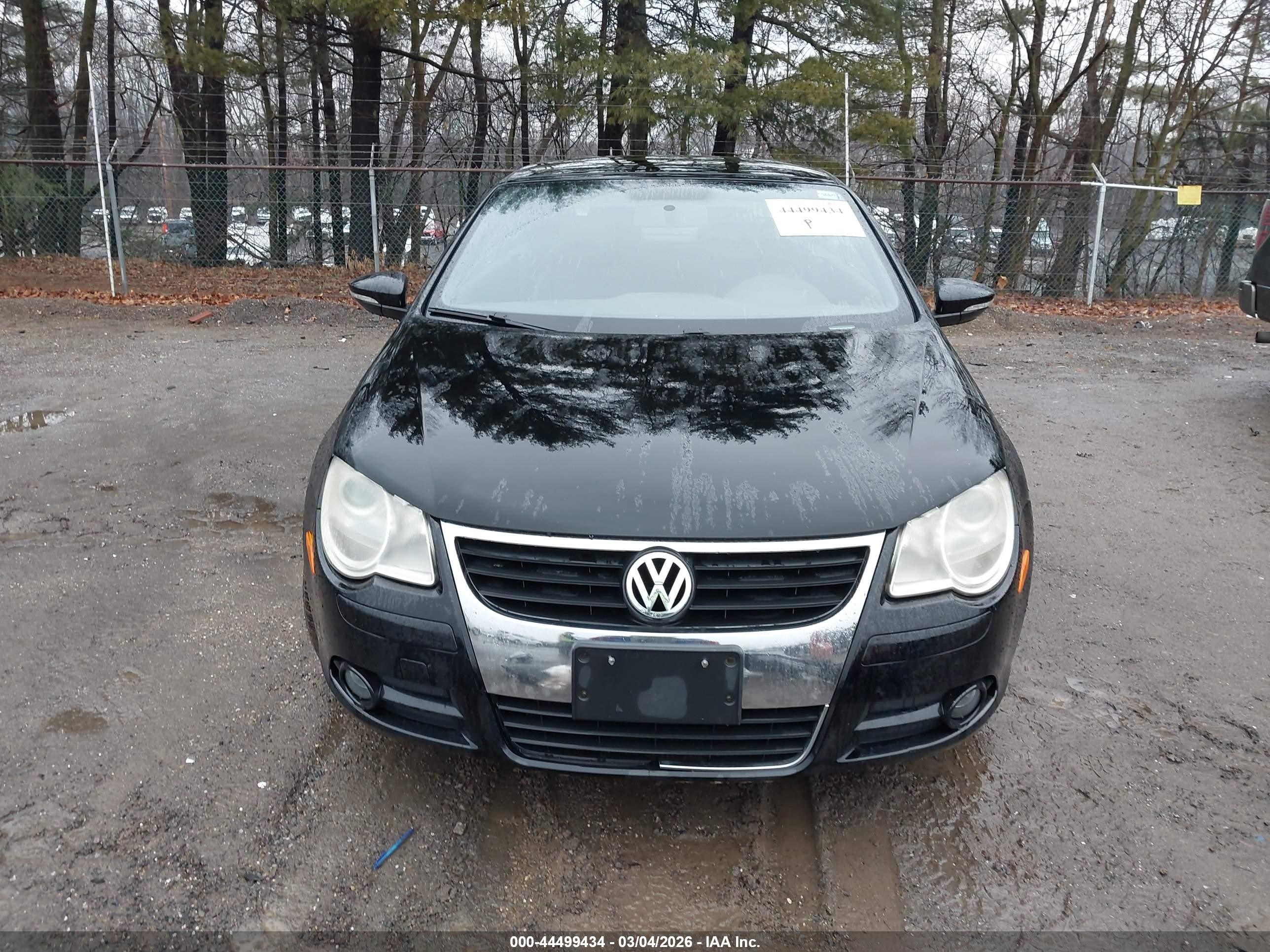 2010 Volkswagen Eos Komfort Black vin: WVWBA7AH2AV020631