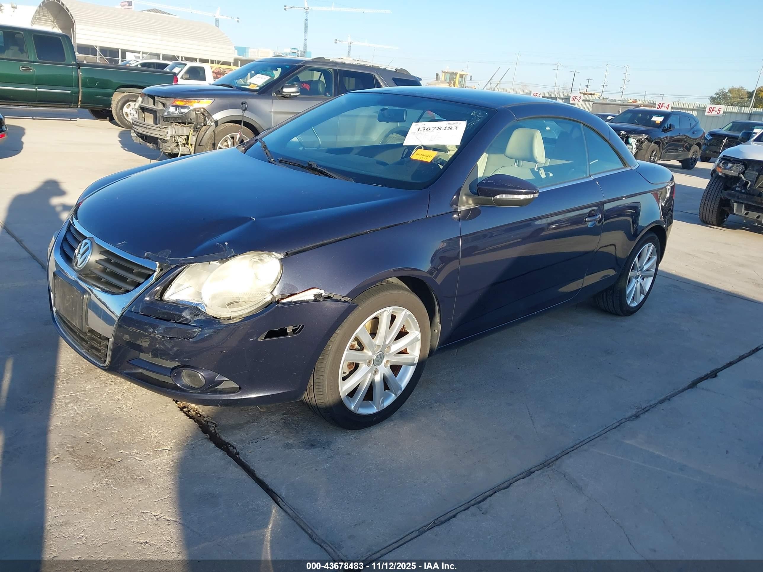2011 Volkswagen Eos Komfort Синий vin: WVWBA7AH2BV001496