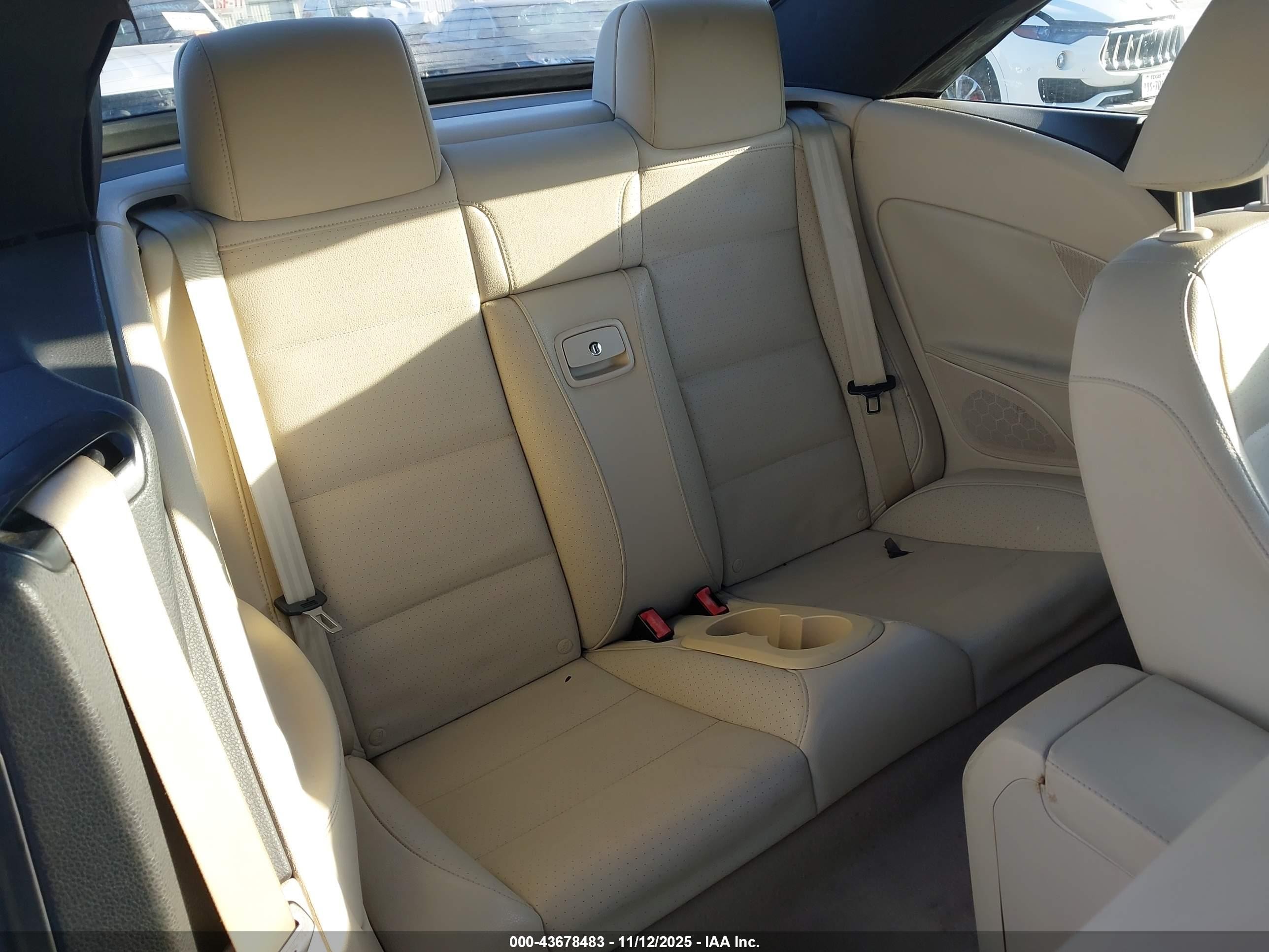 2011 Volkswagen Eos Komfort Синий vin: WVWBA7AH2BV001496