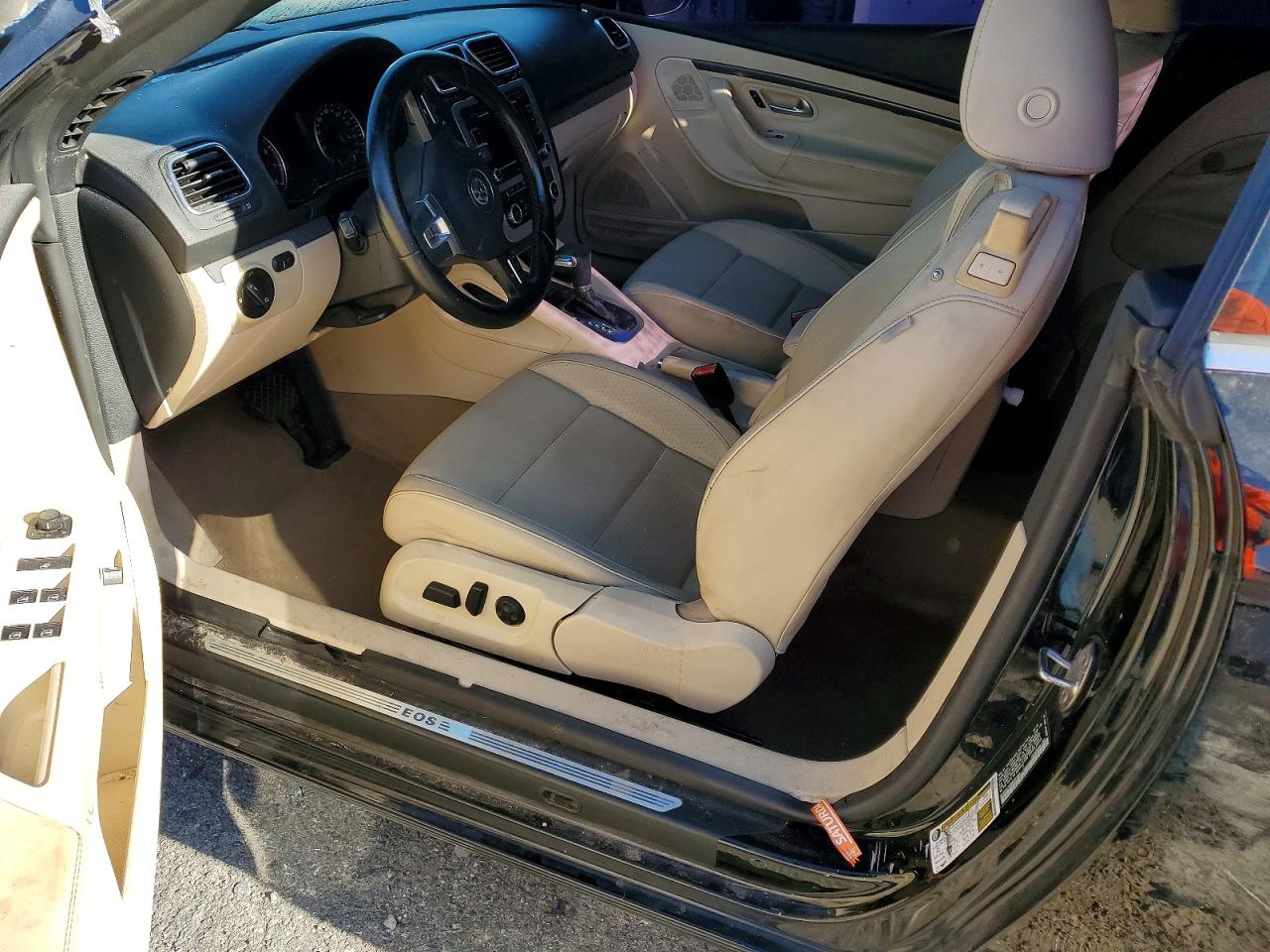 2011 Volkswagen Eos Komfort Black vin: WVWBA7AH2BV001983