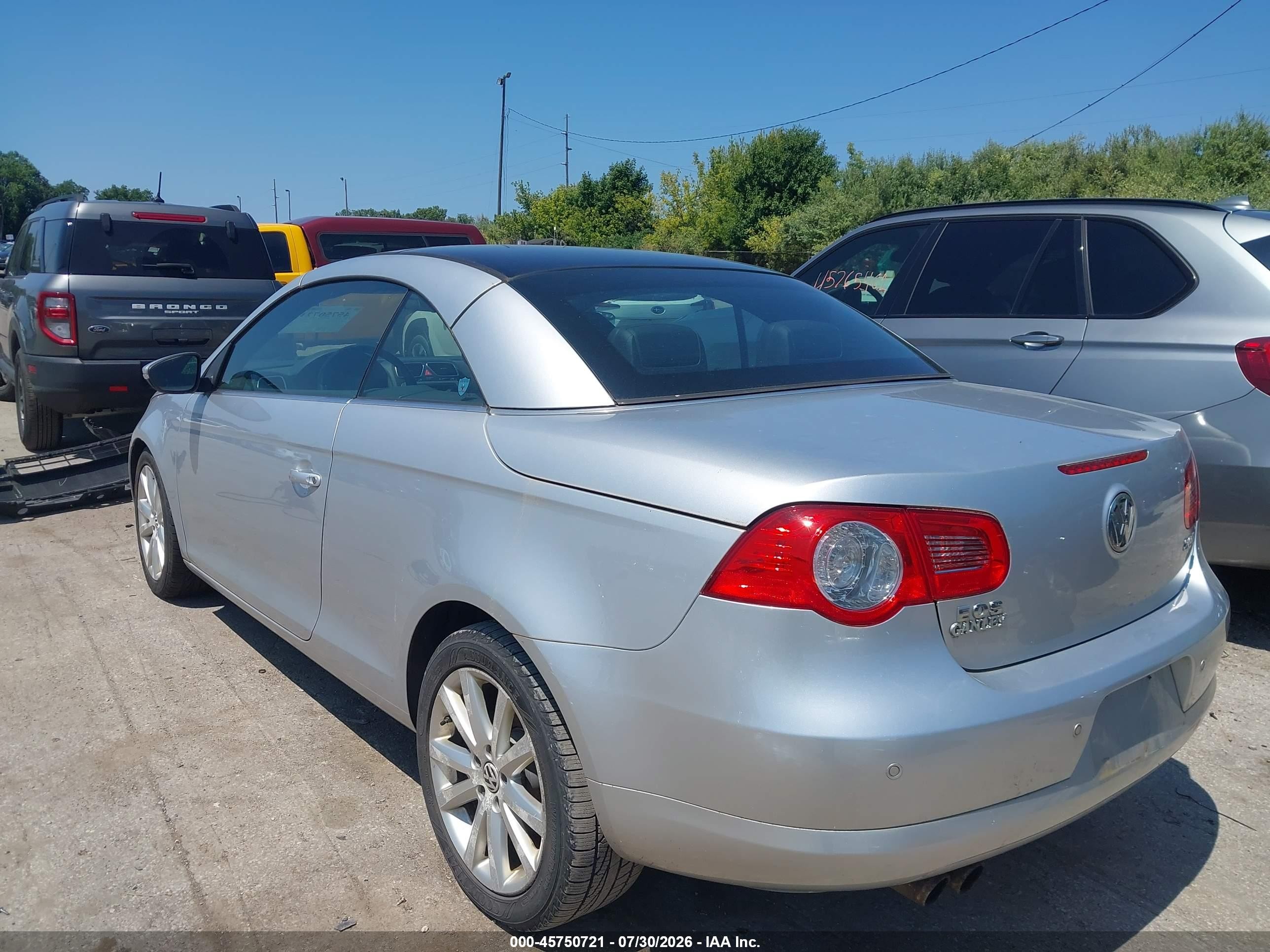 2010 Volkswagen Eos Komfort Silver vin: WVWBA7AH3AV018063