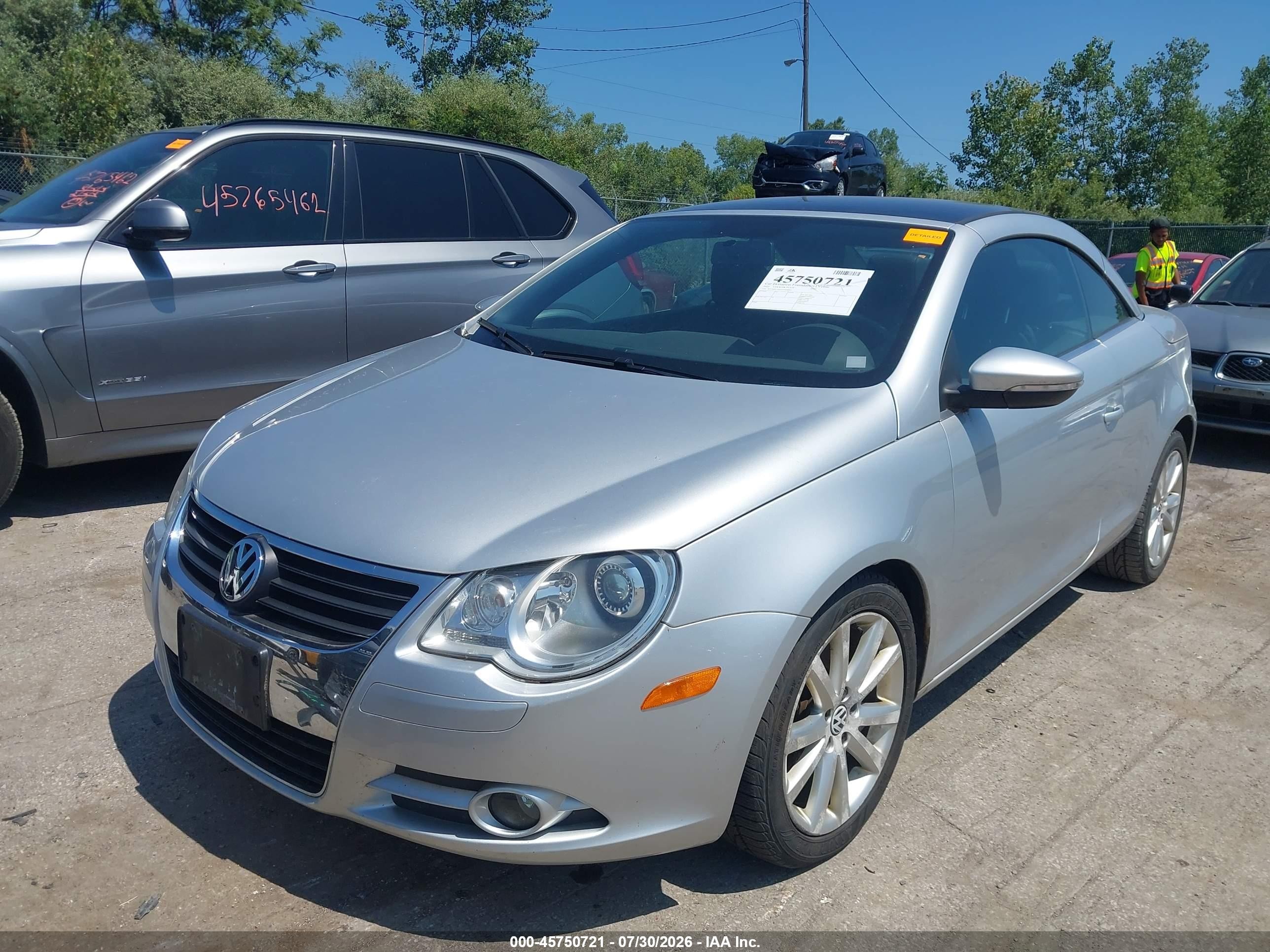 2010 Volkswagen Eos Komfort Silver vin: WVWBA7AH3AV018063