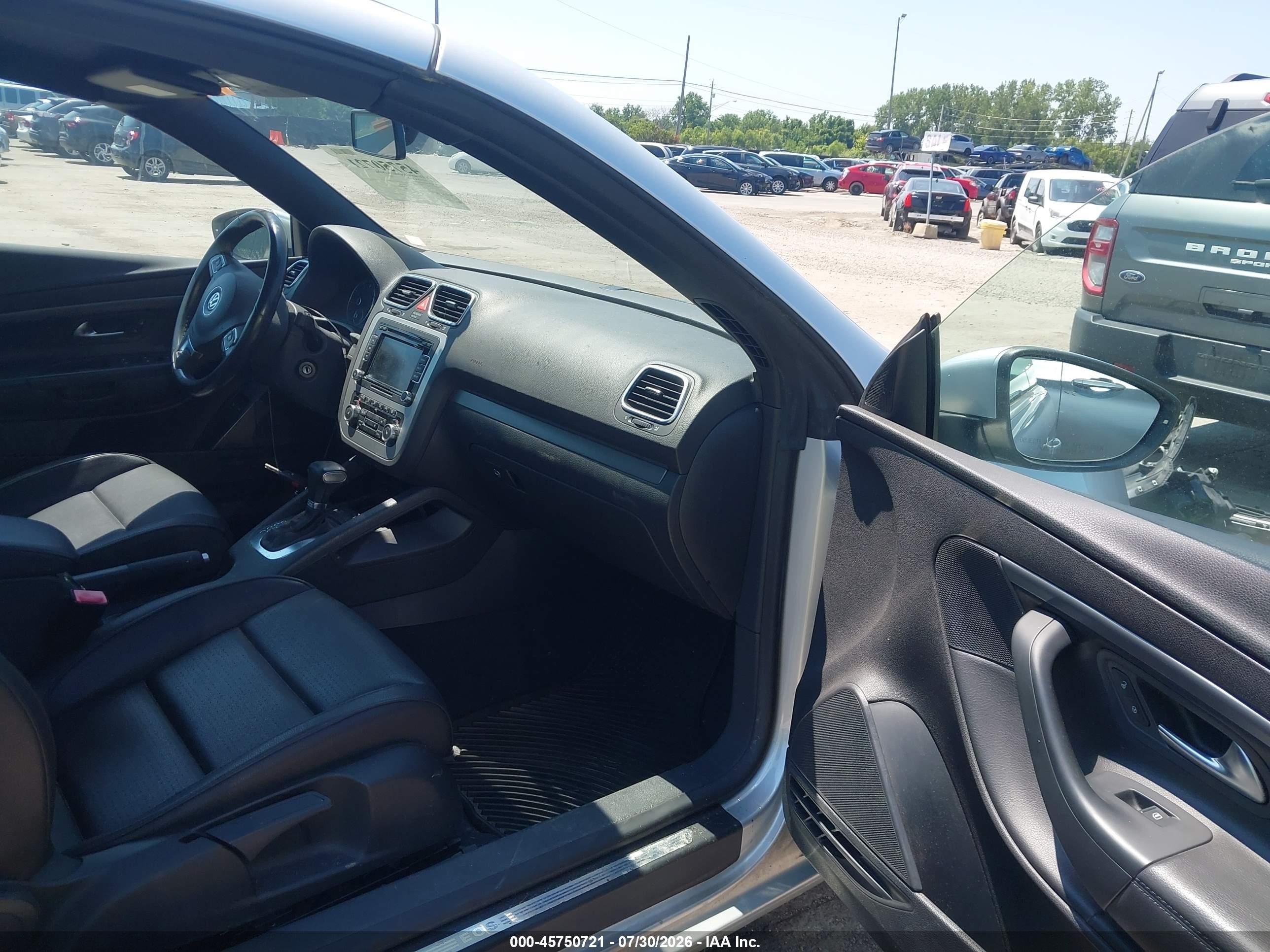 2010 Volkswagen Eos Komfort Silver vin: WVWBA7AH3AV018063
