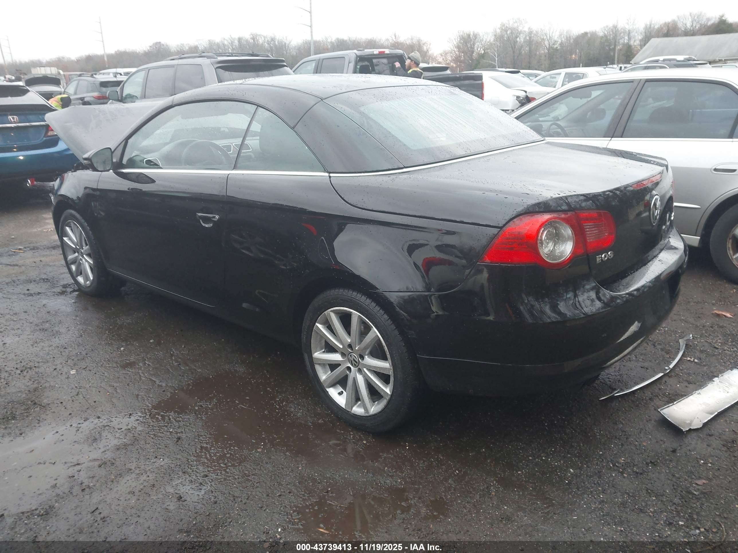 2011 Volkswagen Eos Komfort Black vin: WVWBA7AH3BV001975