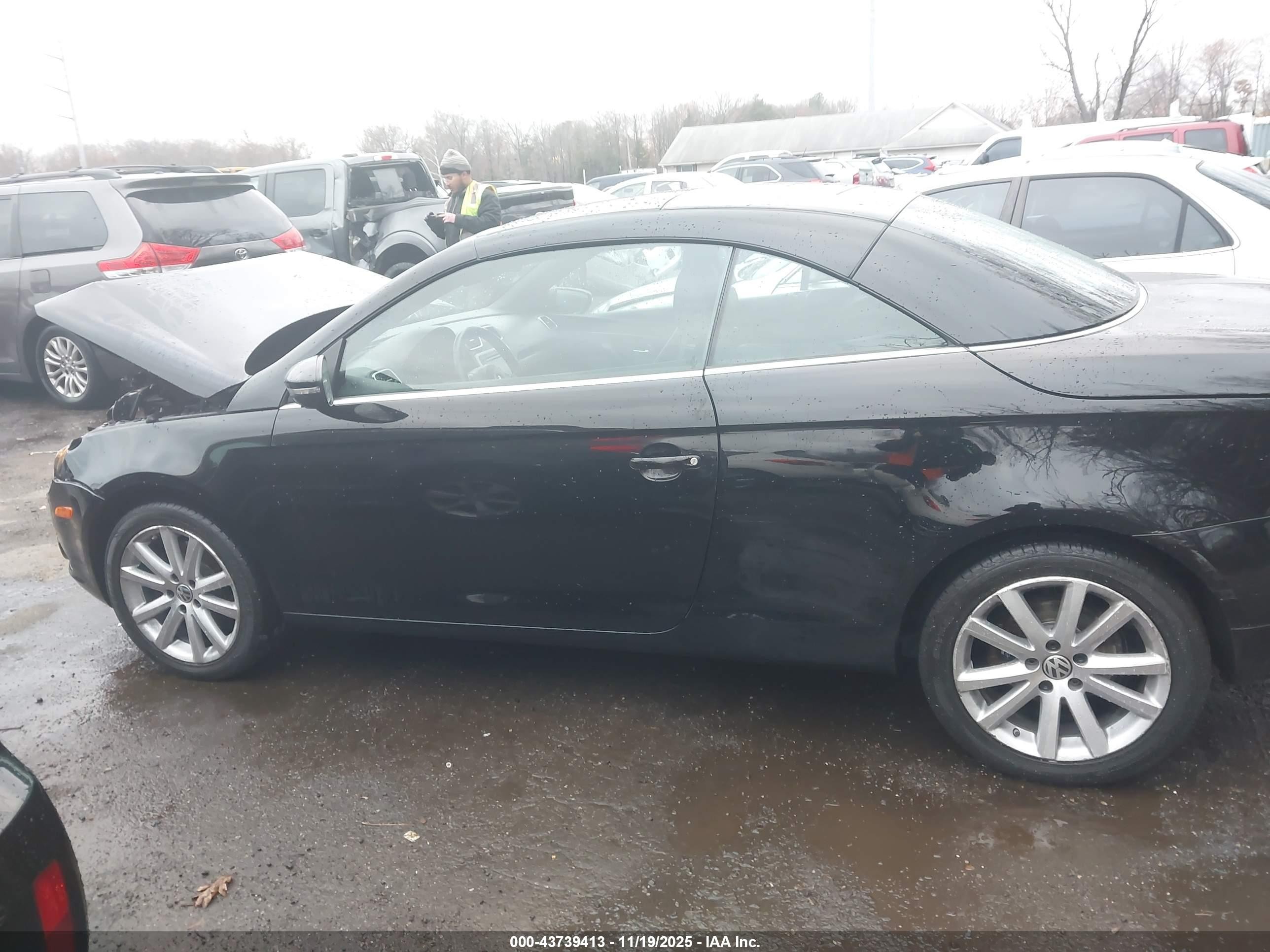 2011 Volkswagen Eos Komfort Black vin: WVWBA7AH3BV001975