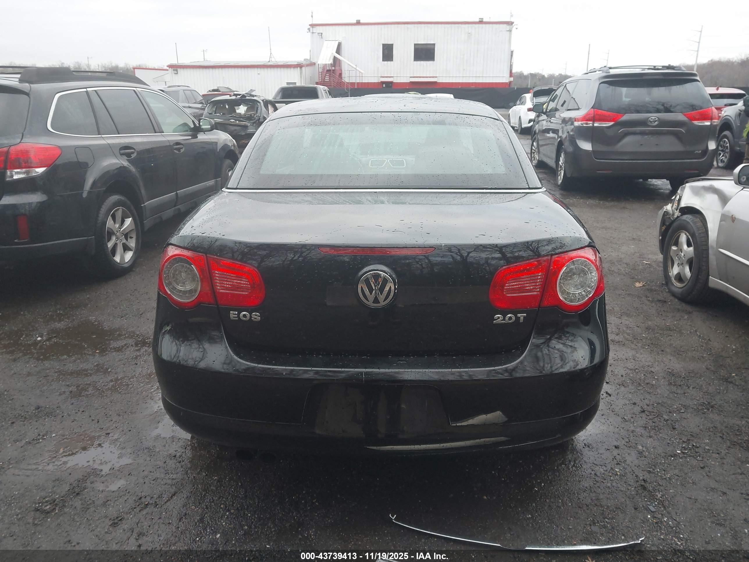 2011 Volkswagen Eos Komfort Black vin: WVWBA7AH3BV001975