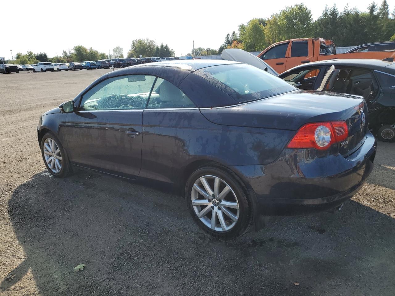 2011 Volkswagen Eos Komfort Blue vin: WVWBA7AH3BV002138