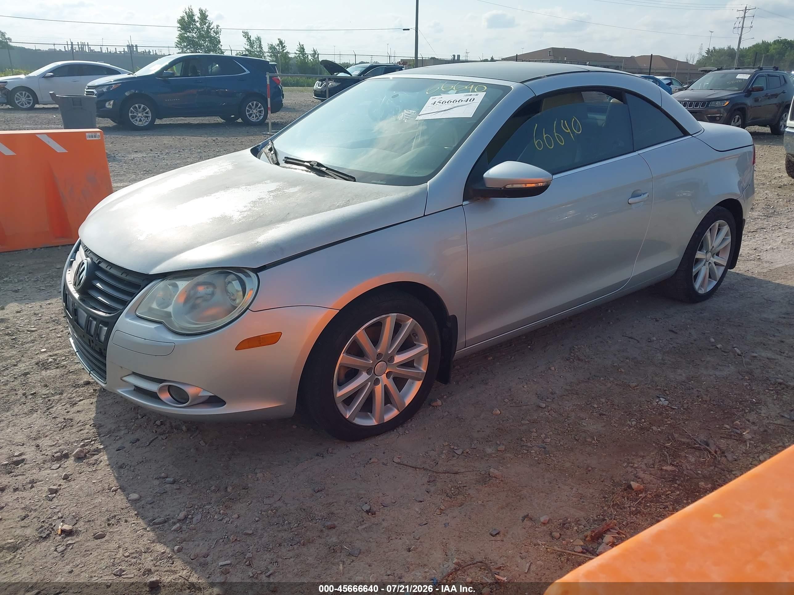 2010 Volkswagen Eos Komfort Silver vin: WVWBA7AH4AV018136