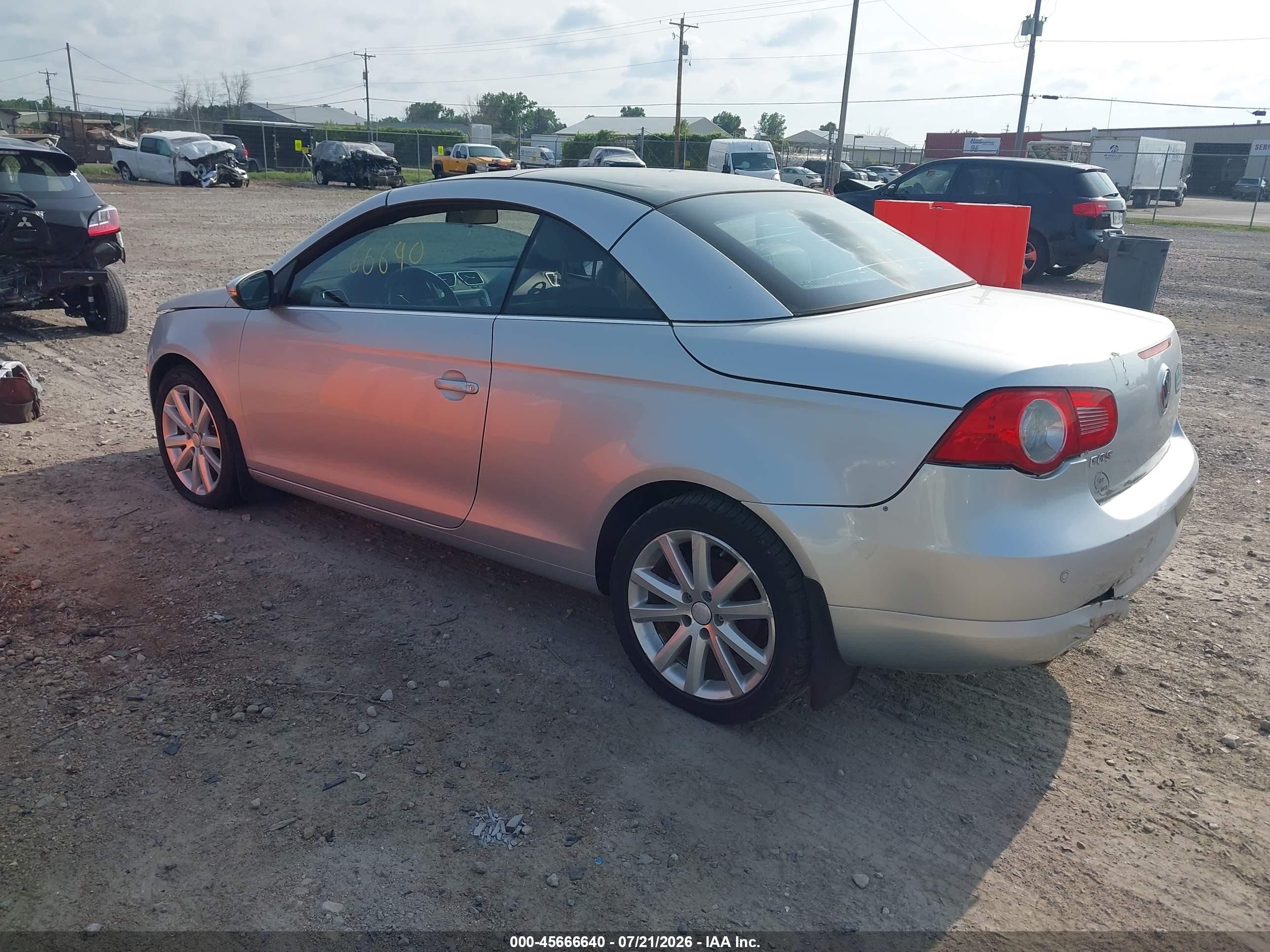 2010 Volkswagen Eos Komfort Silver vin: WVWBA7AH4AV018136