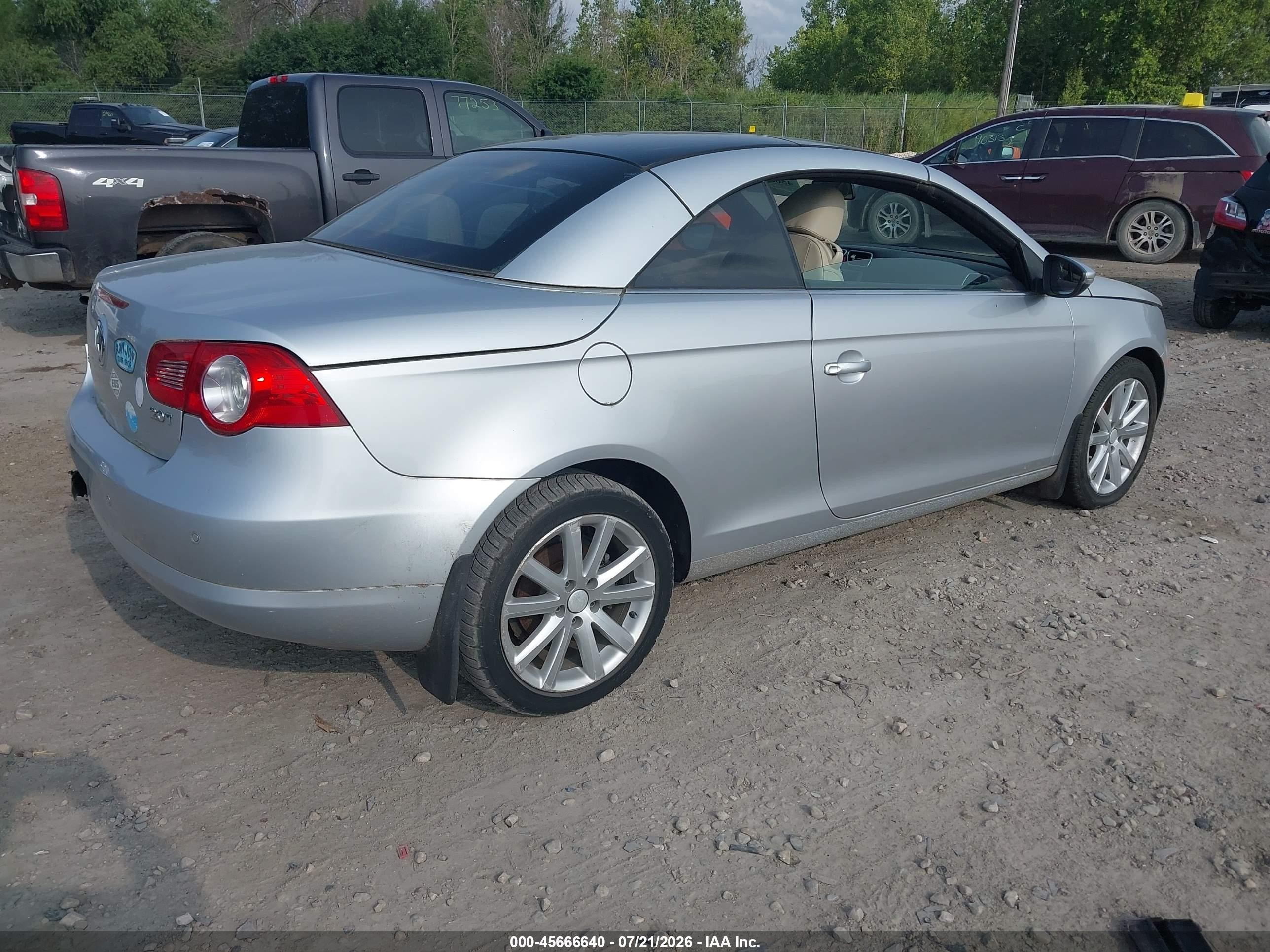 2010 Volkswagen Eos Komfort Silver vin: WVWBA7AH4AV018136