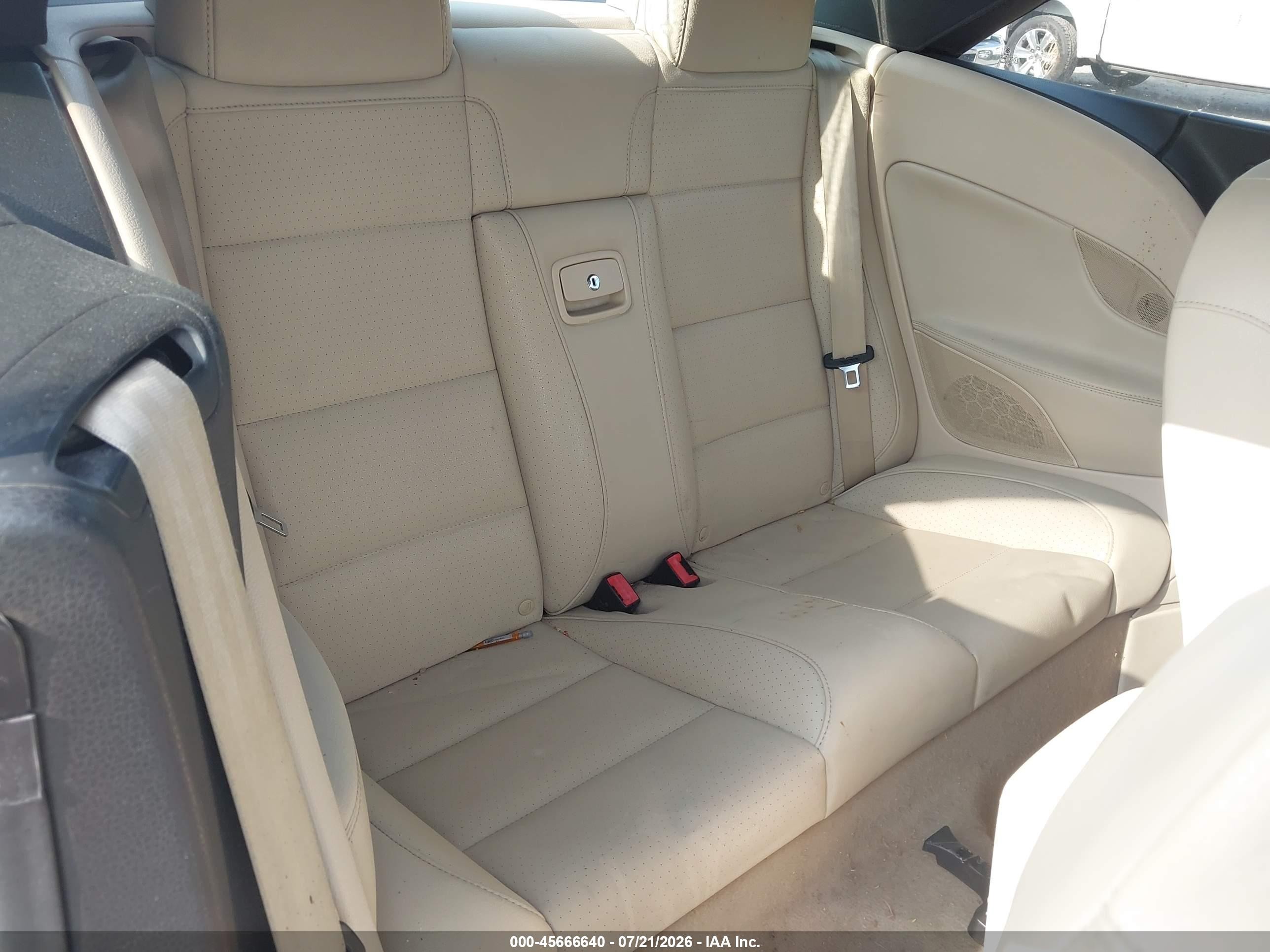 2010 Volkswagen Eos Komfort Silver vin: WVWBA7AH4AV018136