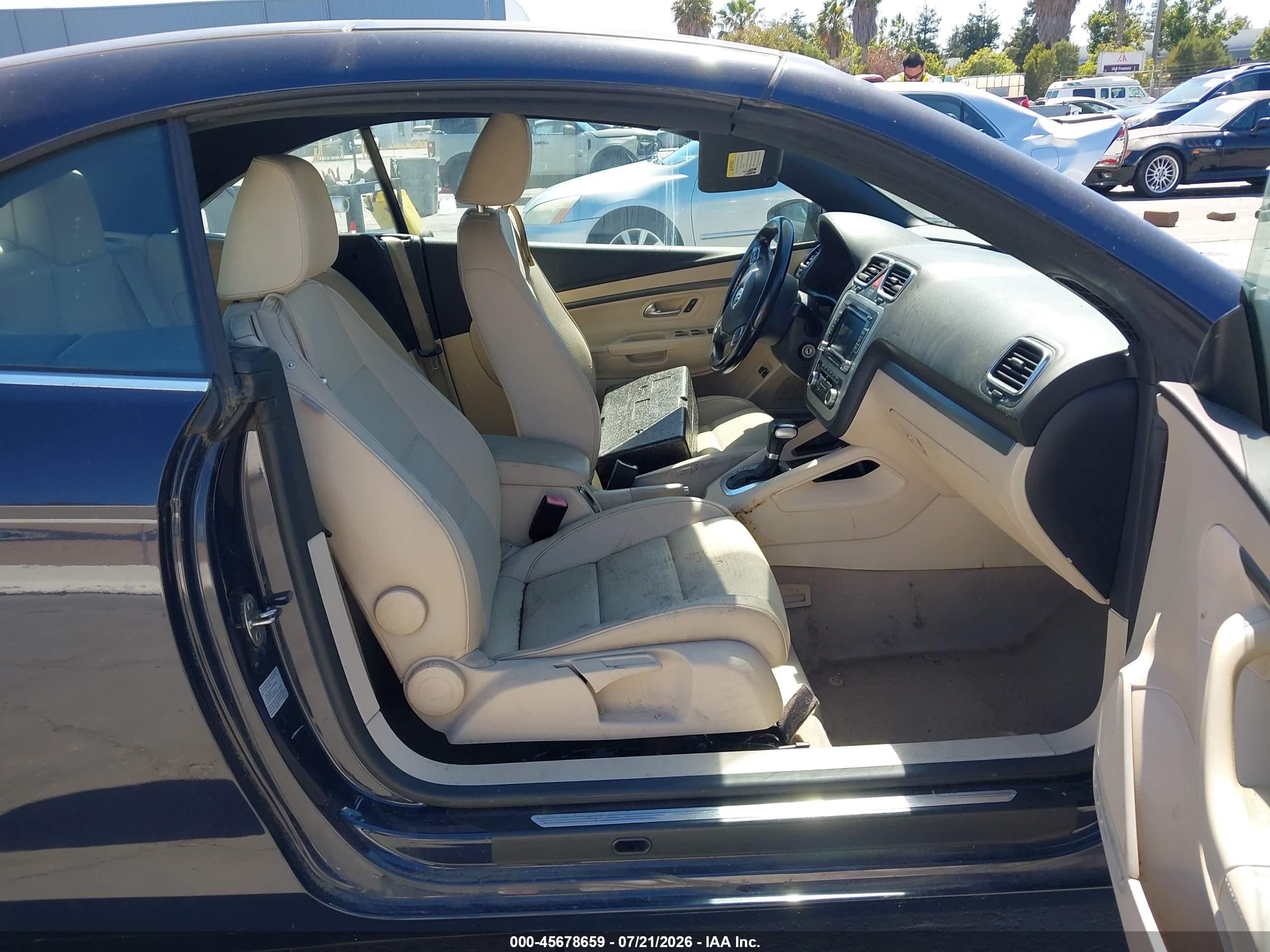 2010 Volkswagen Eos Komfort Blue vin: WVWBA7AH4AV018704