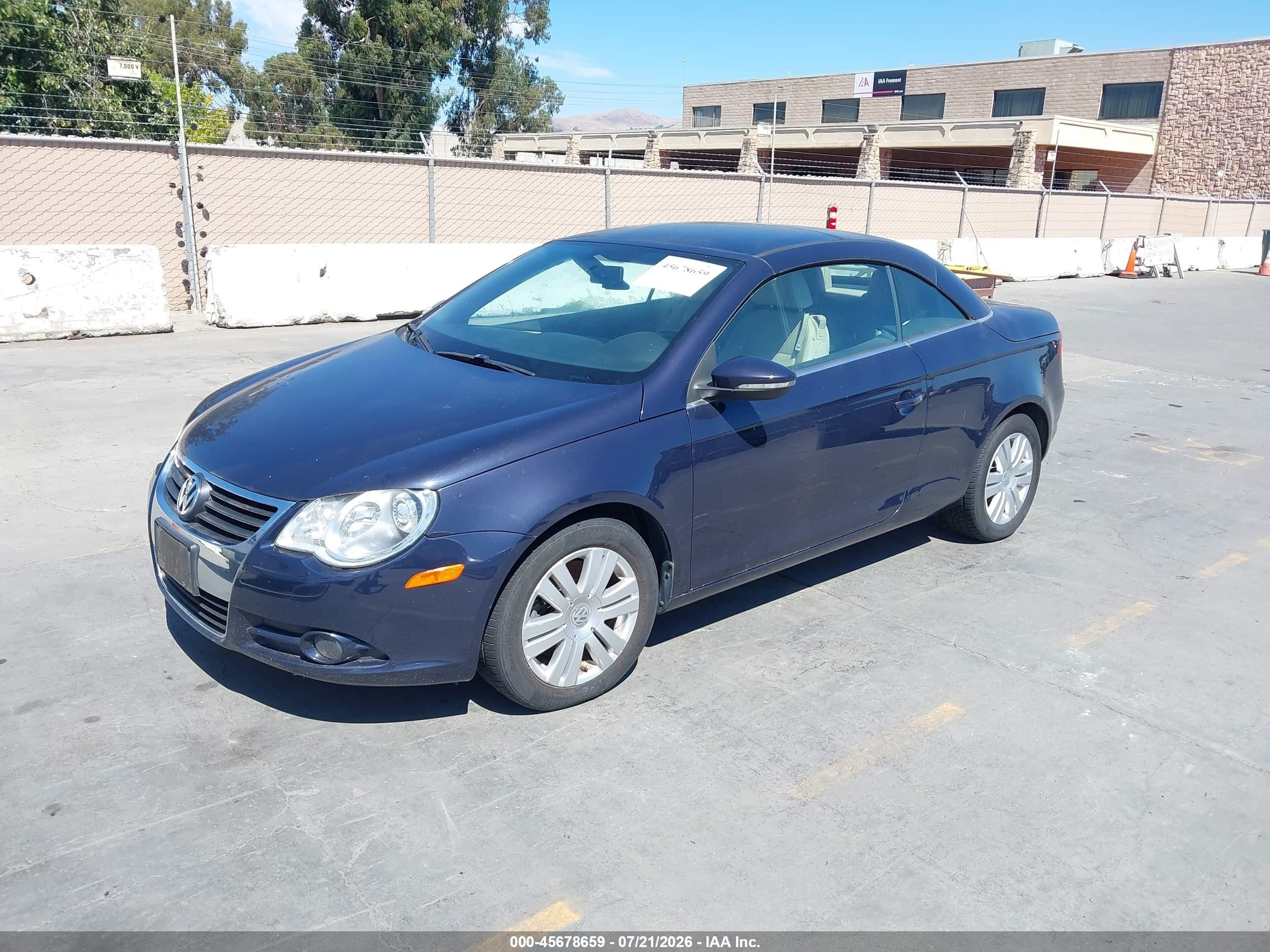 2010 Volkswagen Eos Komfort Blue vin: WVWBA7AH4AV018704