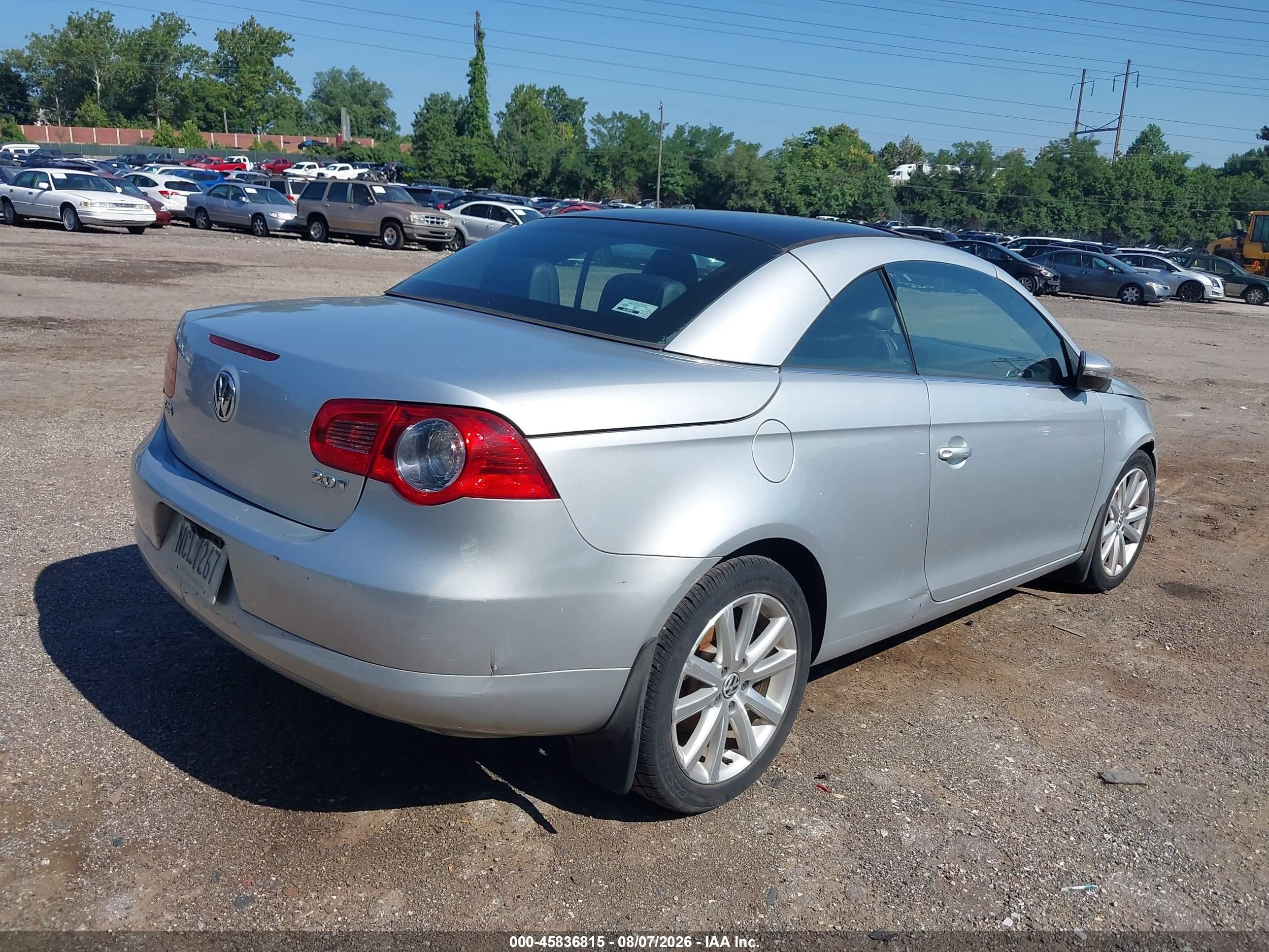 2010 Volkswagen Eos Komfort Silver vin: WVWBA7AH4AV025555