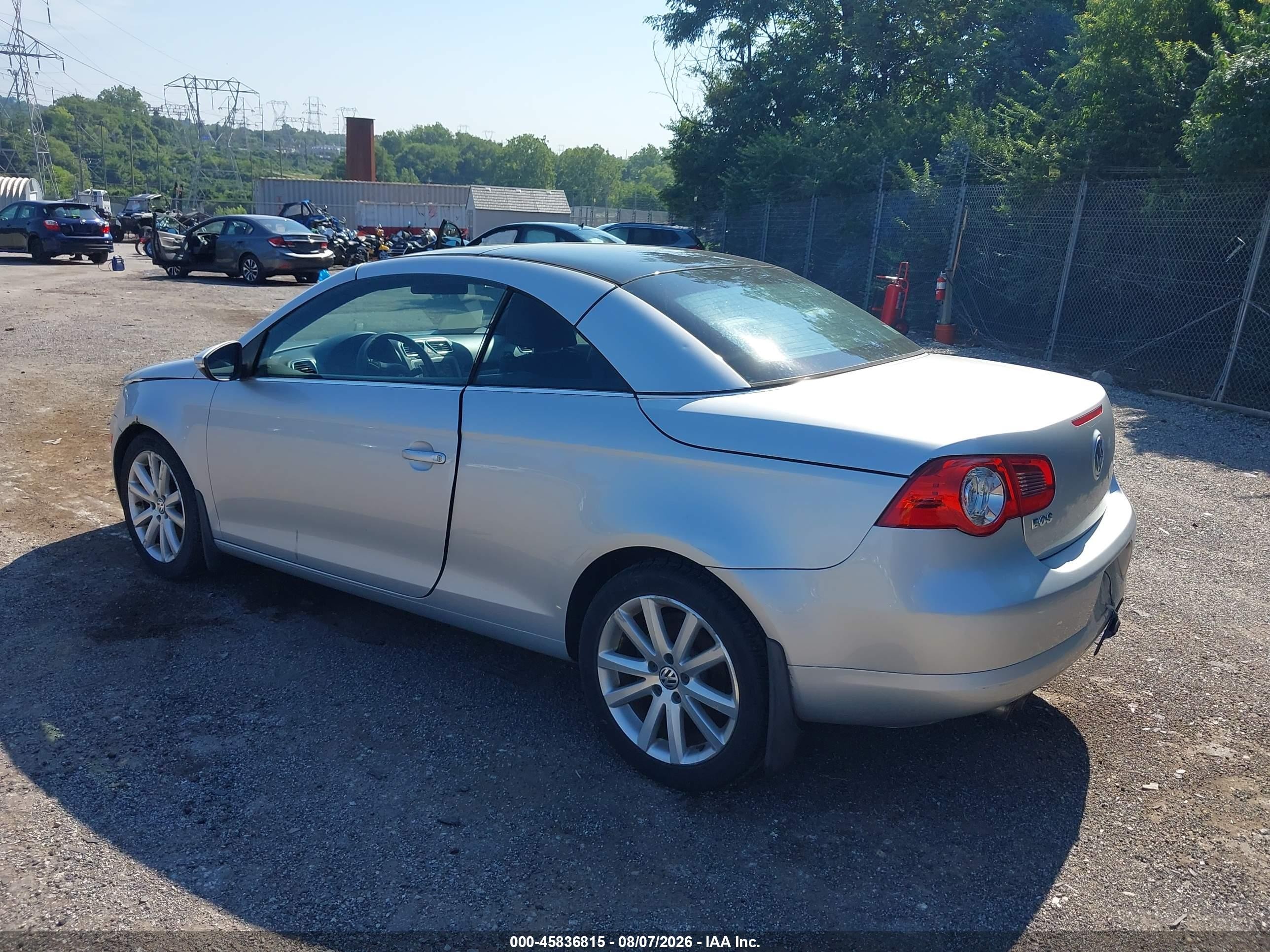 2010 Volkswagen Eos Komfort Silver vin: WVWBA7AH4AV025555
