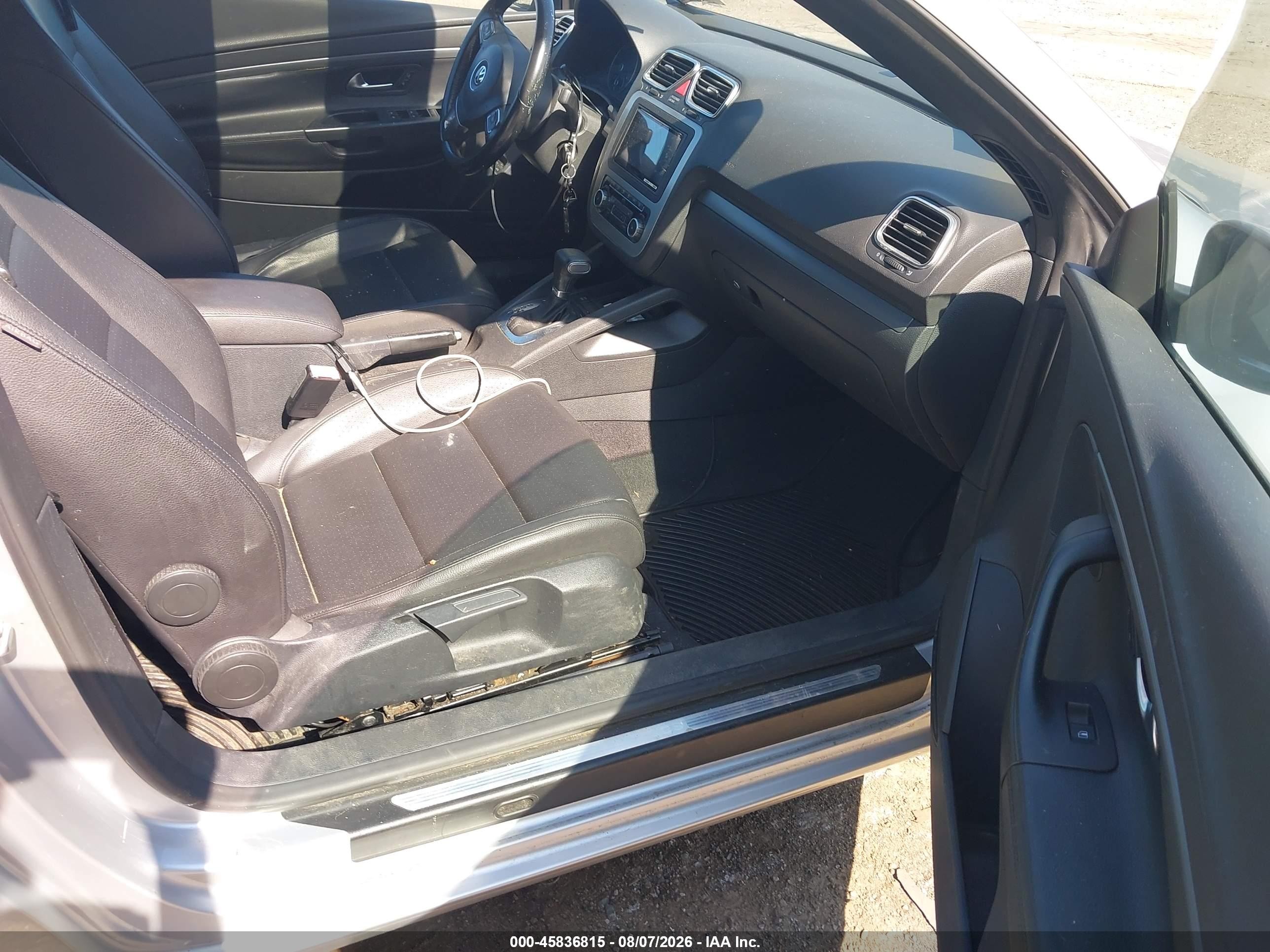 2010 Volkswagen Eos Komfort Silver vin: WVWBA7AH4AV025555