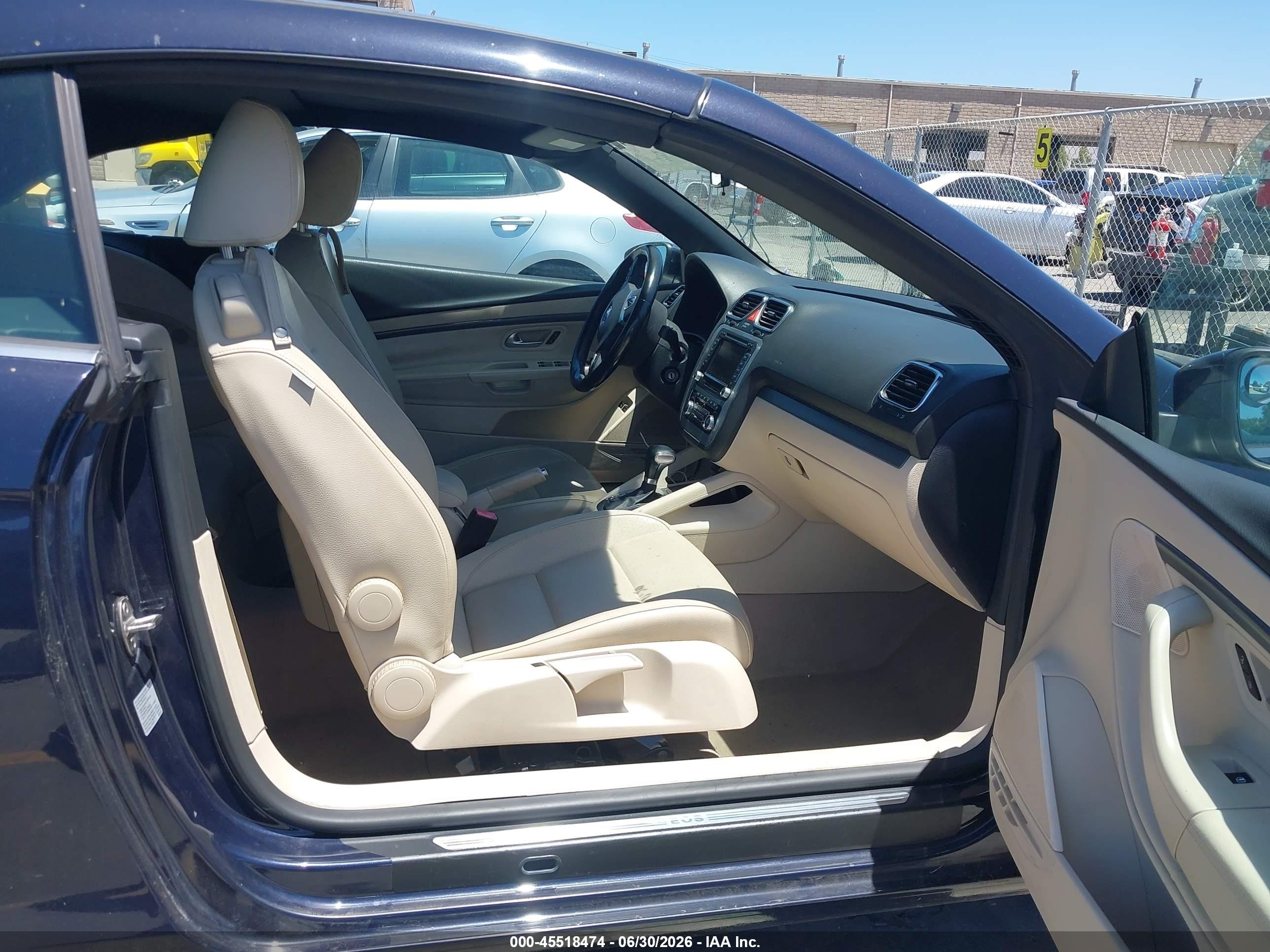 2010 Volkswagen Eos Komfort Black vin: WVWBA7AH7AV023900