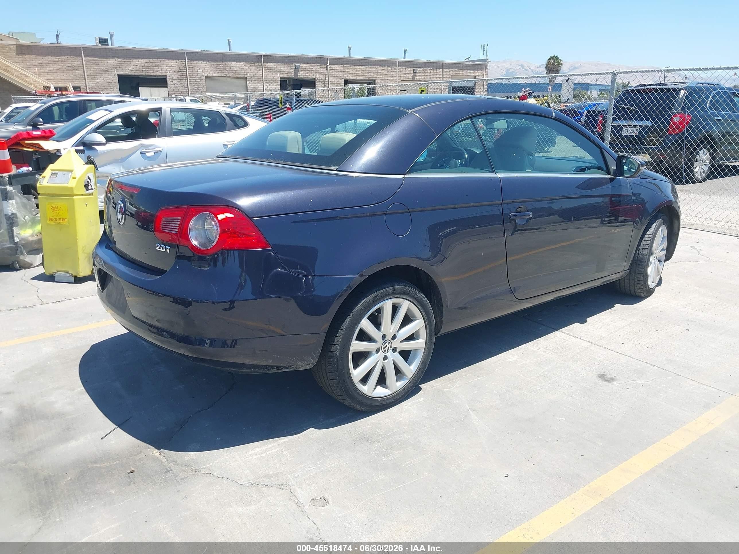 2010 Volkswagen Eos Komfort Black vin: WVWBA7AH7AV023900