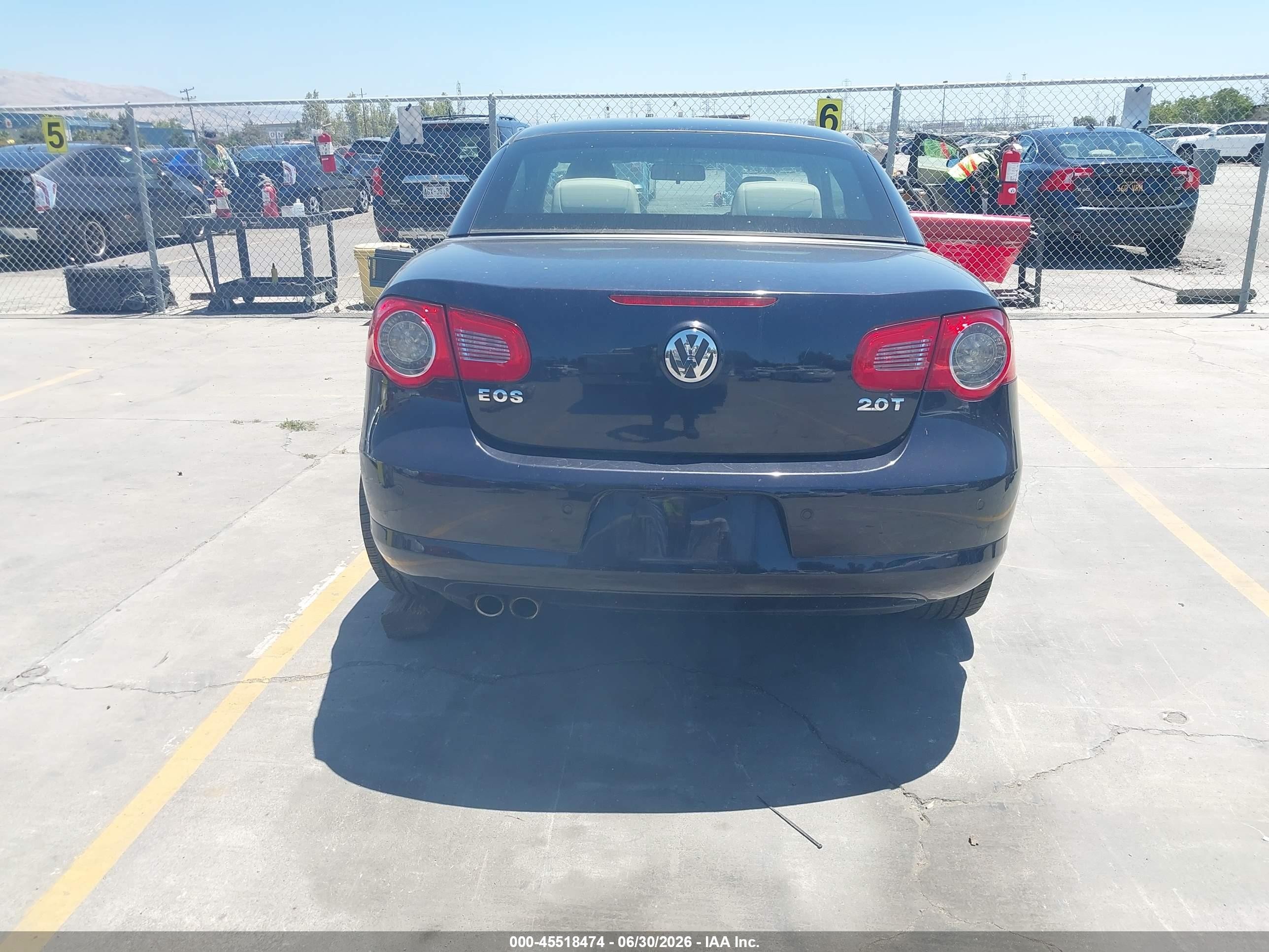2010 Volkswagen Eos Komfort Black vin: WVWBA7AH7AV023900