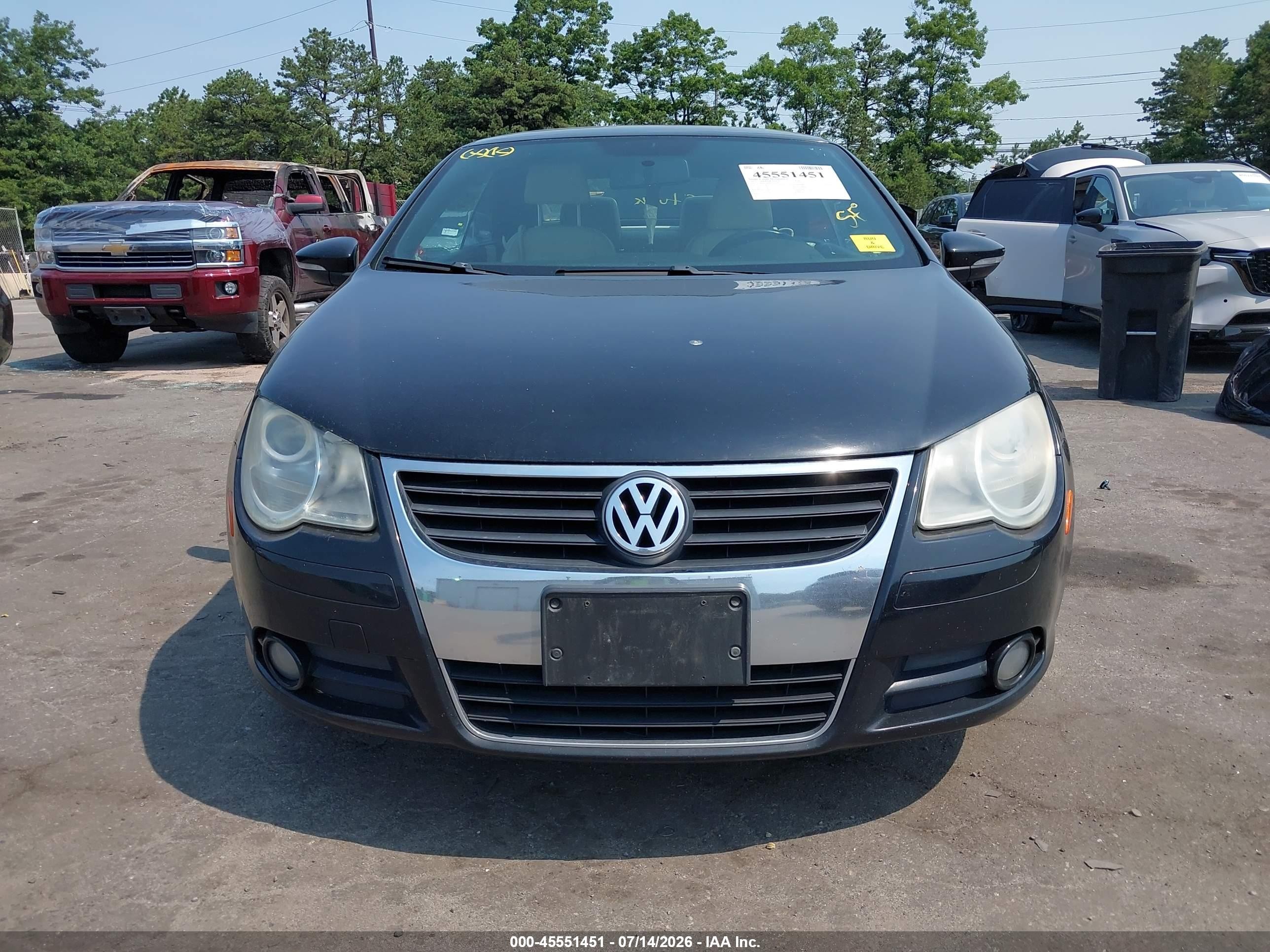 2010 Volkswagen Eos Komfort Black vin: WVWBA7AH8AV010105
